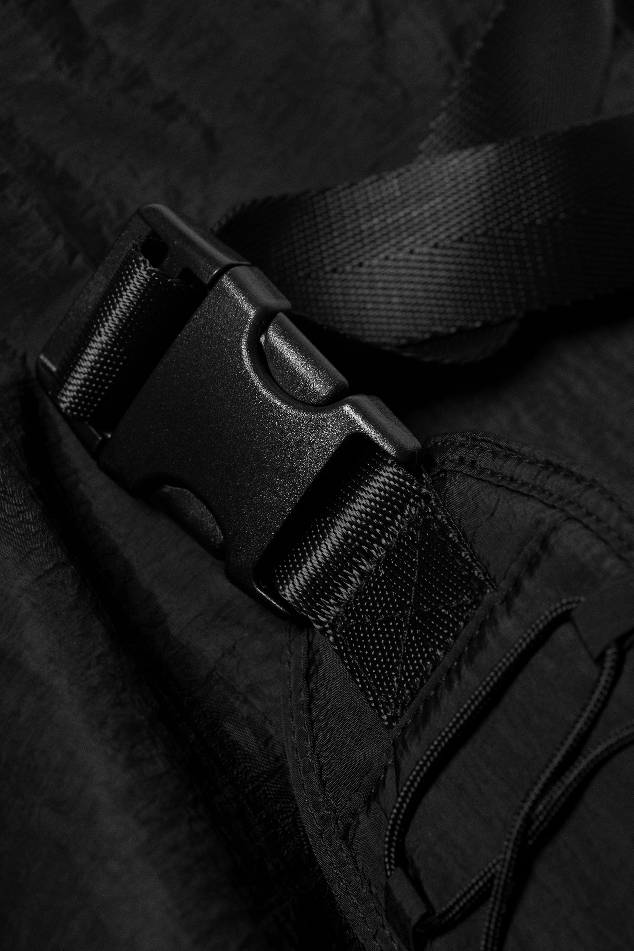 Black - Dawa Drawstring Shoulder Bag - 5