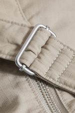 Lys støvet mole - Halvmåneformet crossbodyveske - 4