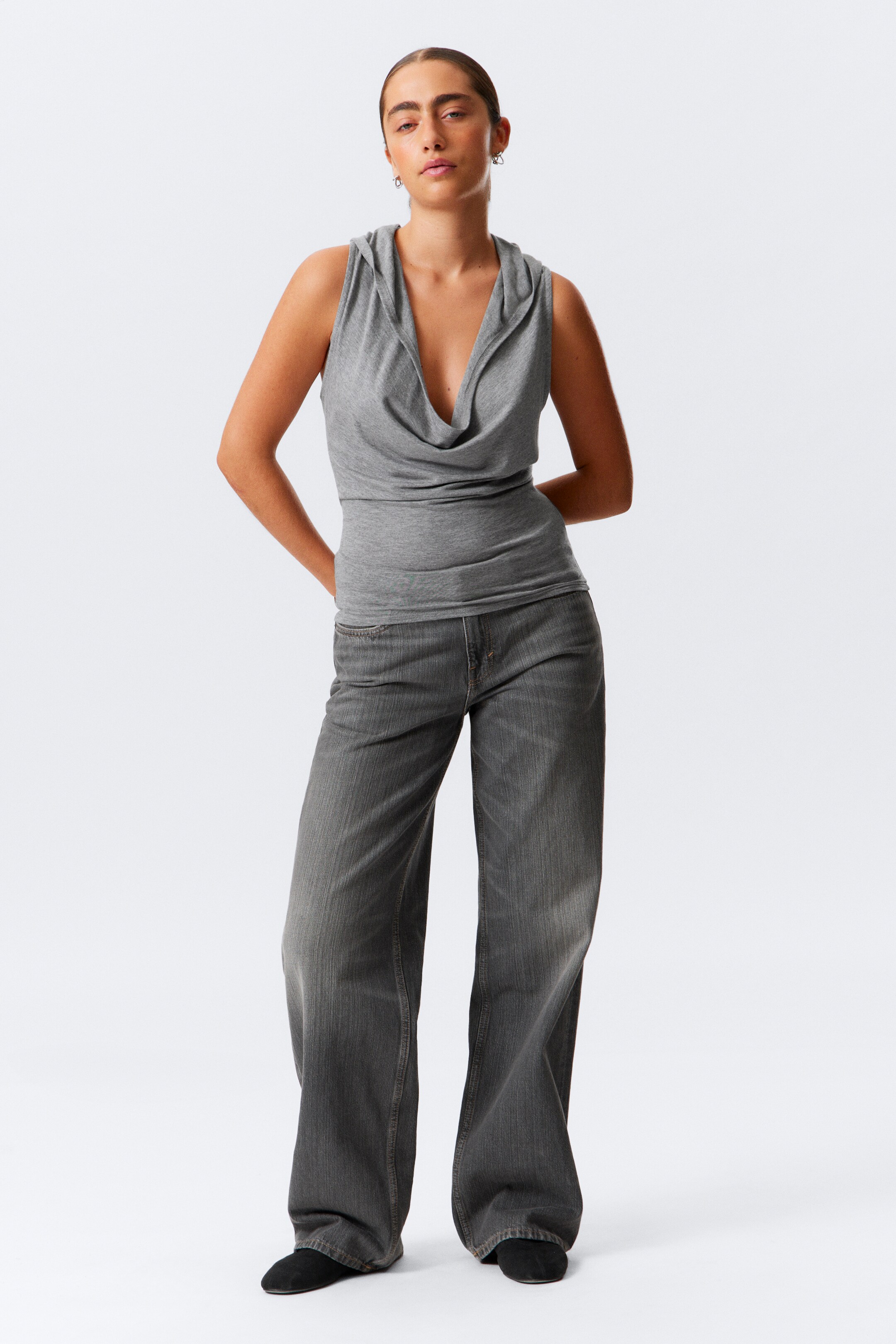 Größeres Bild anzeigen: Drapiertes ärmelloses Lyocell-Top mit Kapuze - Grau meliert - Ladies | H&M AT 2