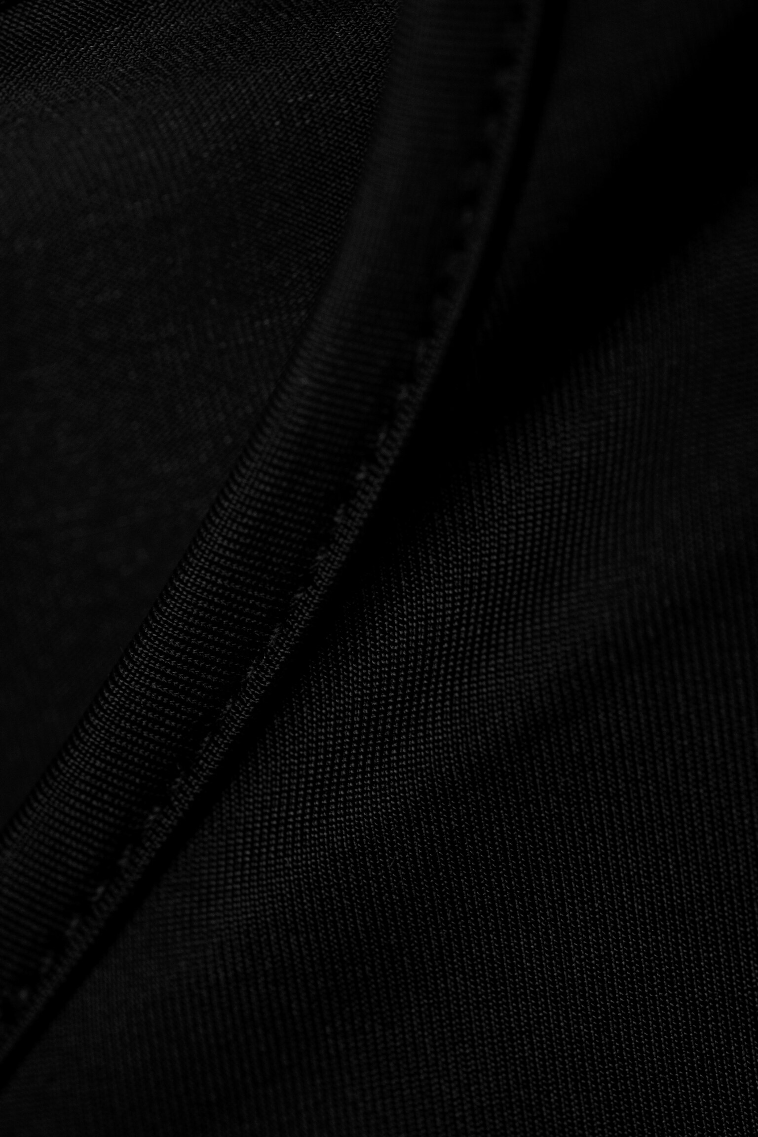 Long-Sleeved V-Neck Top - Black/Light Pink/Burgundy - 5