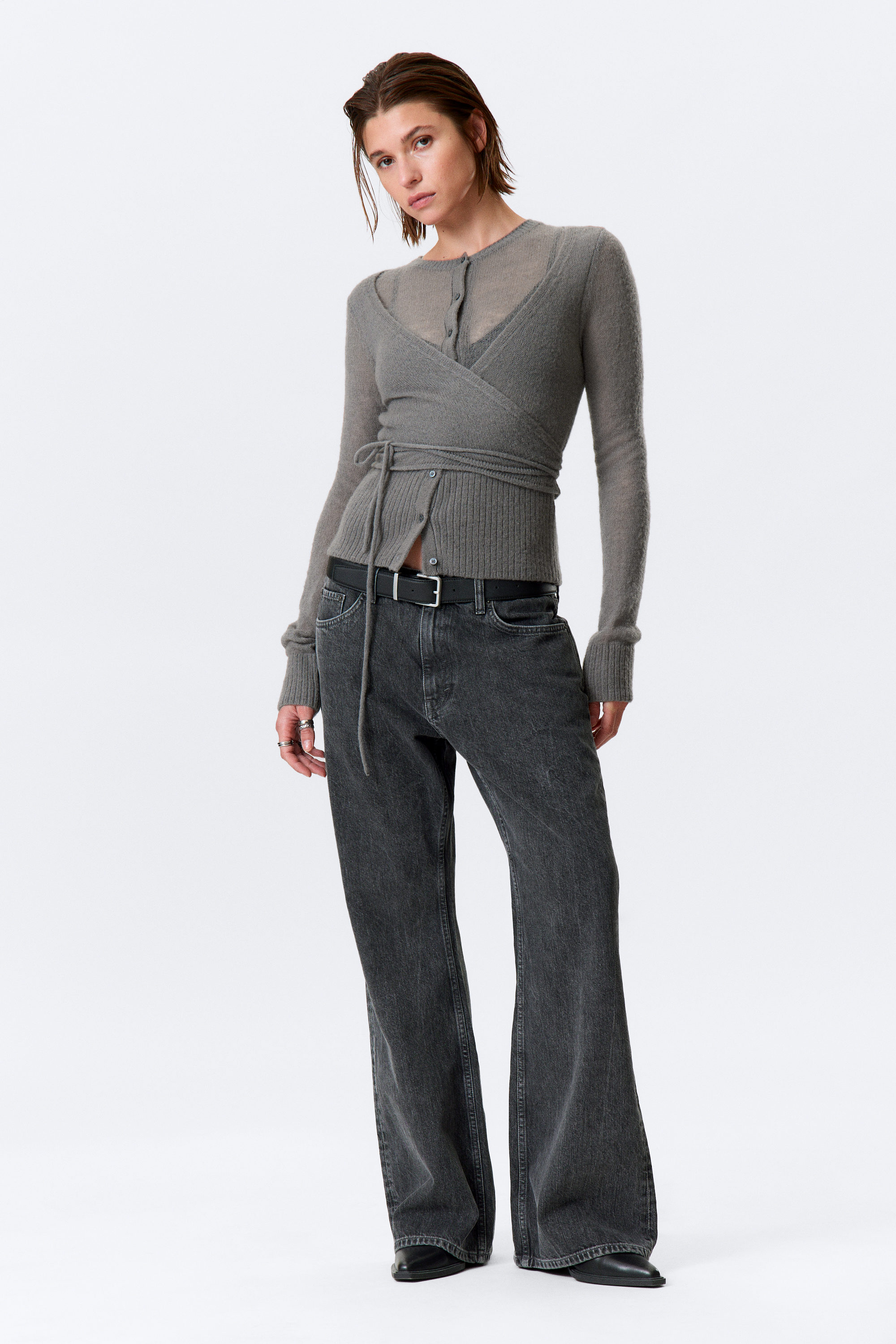 Grau - Cardigan aus Wollmix mit Knöpfen und Wickeleffekt - 2