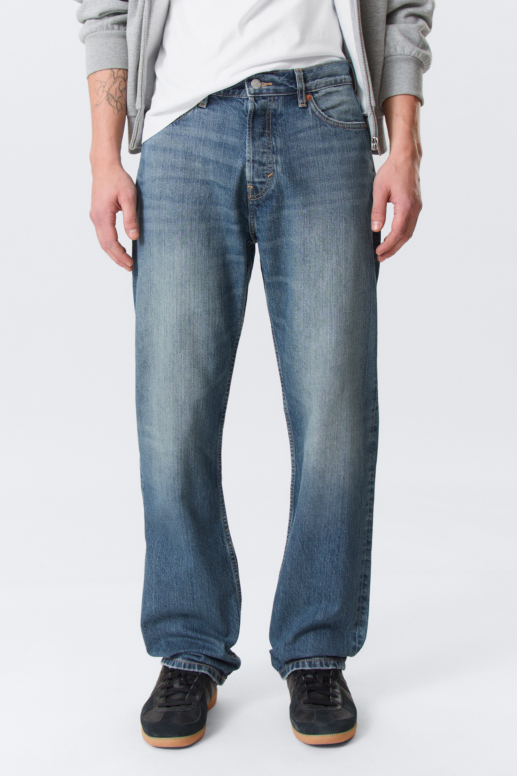 Radio Blue - Medium Blue - Space Mid Rise Relaxed Straight Leg Jeans - 3