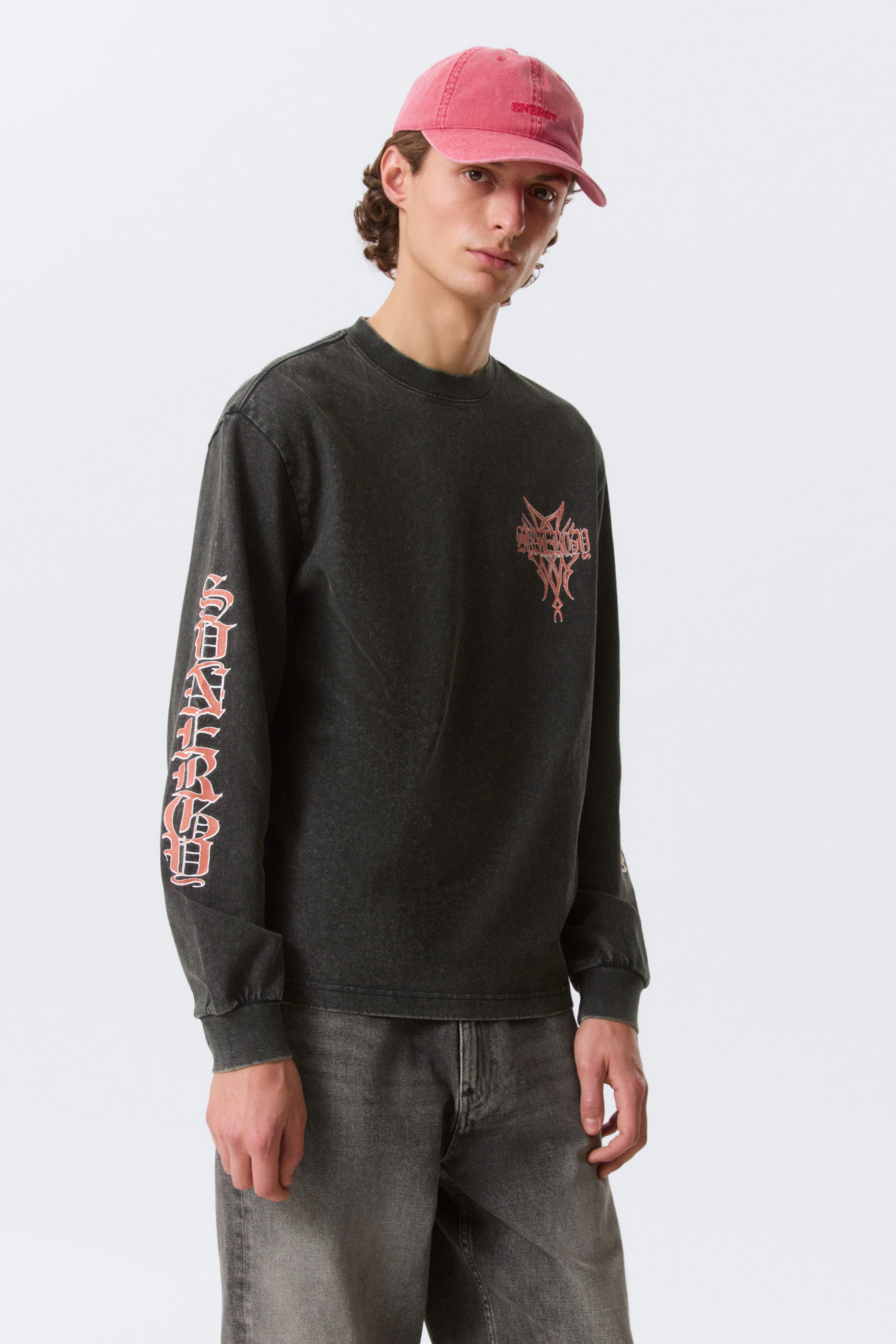 Washed Grey - Red Print - Relaxed Graphic Long-Sleeved T-shirt - 1