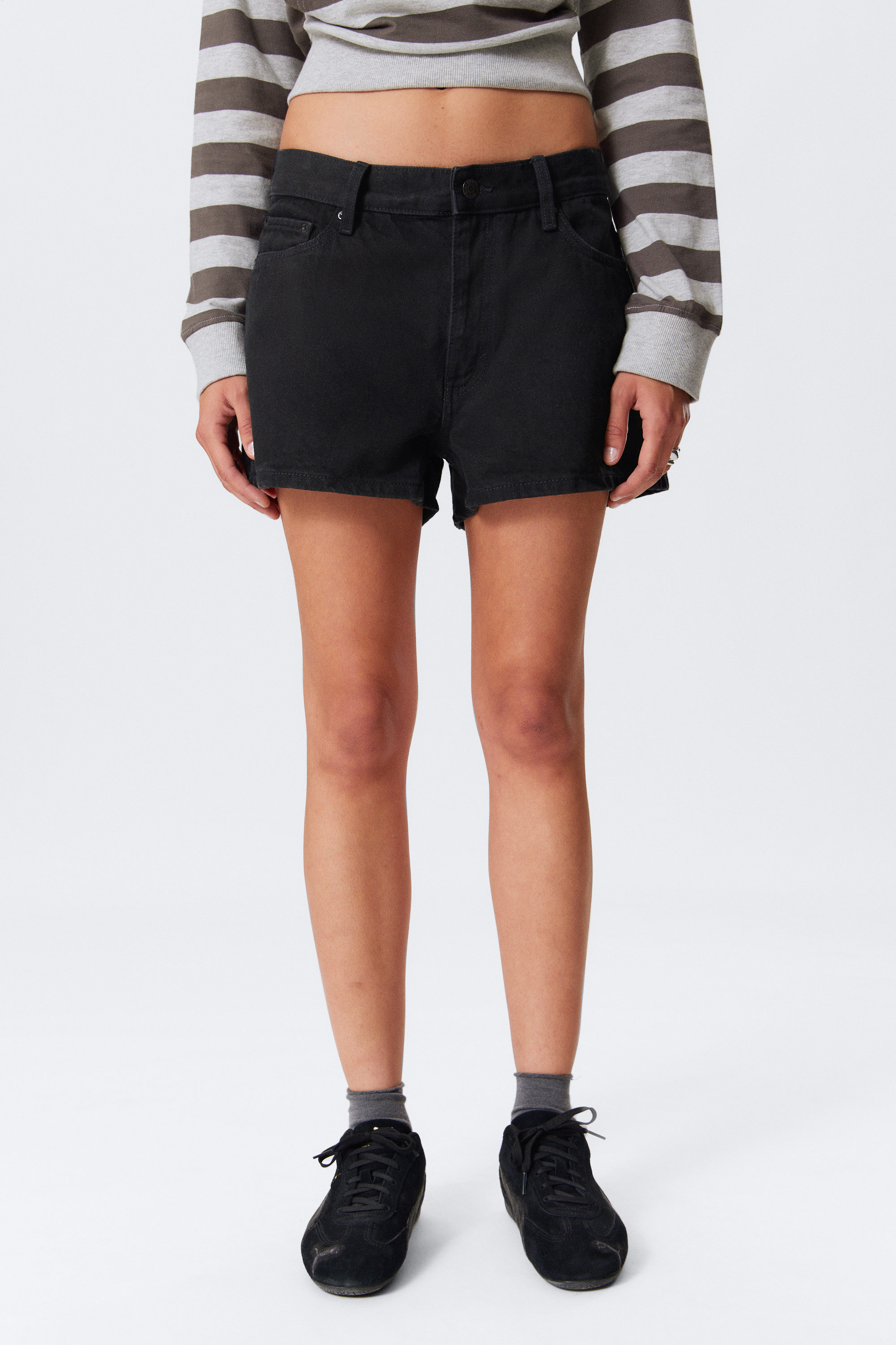 Black Rinse - Black - Duchess Low Rise Distressed Mini Denim Shorts - 2
