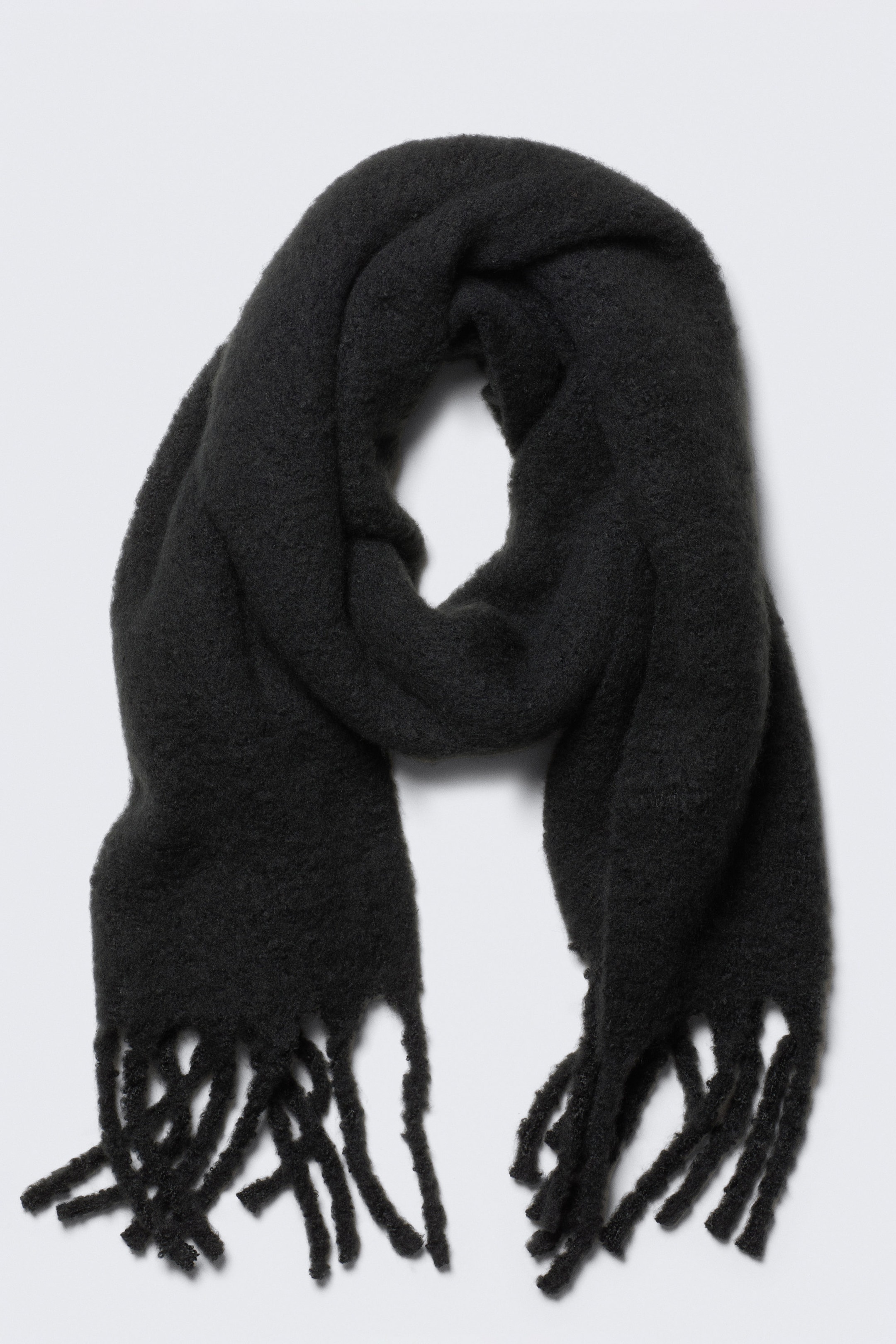 Black - Chunky Fringed Scarf - 2