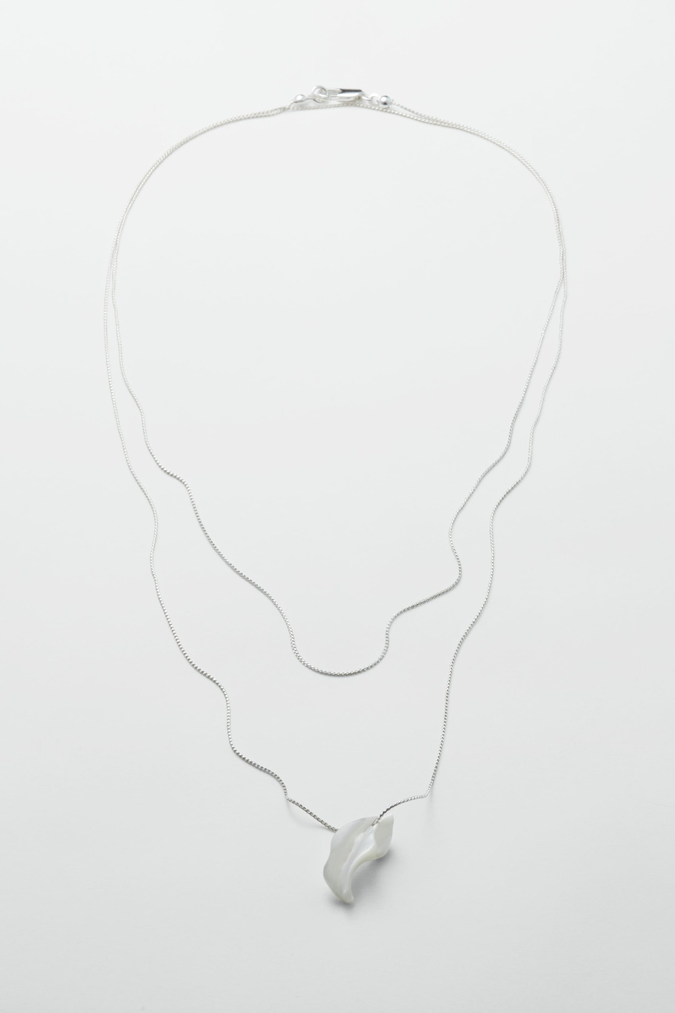 steel & white - Elvira Shell Necklace - 0