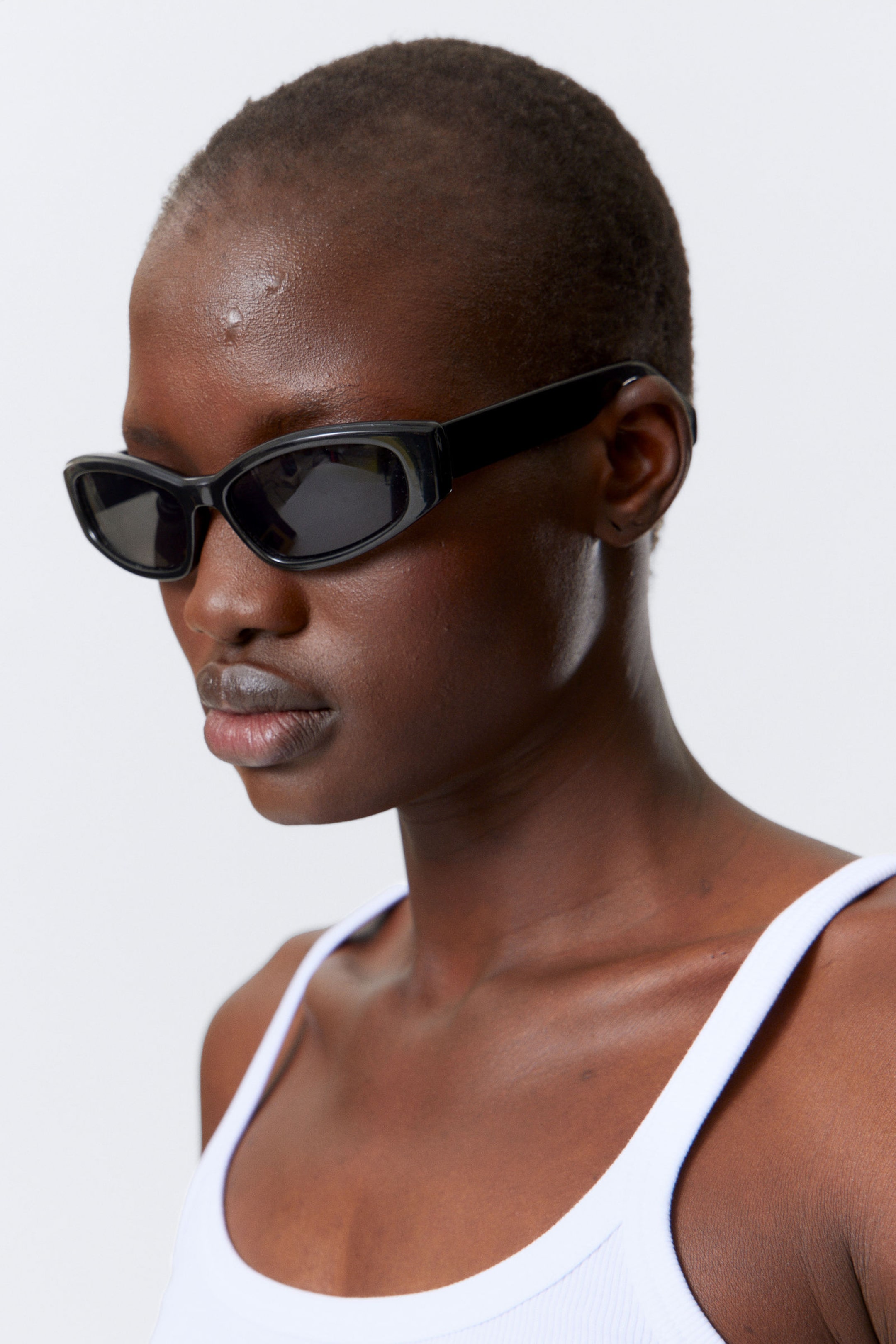 Black - Slide Curved Frame Unisex Sunglasses - 2