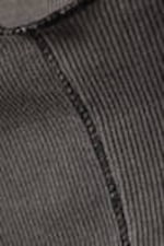 Verwaschenes Schwarz - Geripptes T-Shirt mit Stehkragen - 2