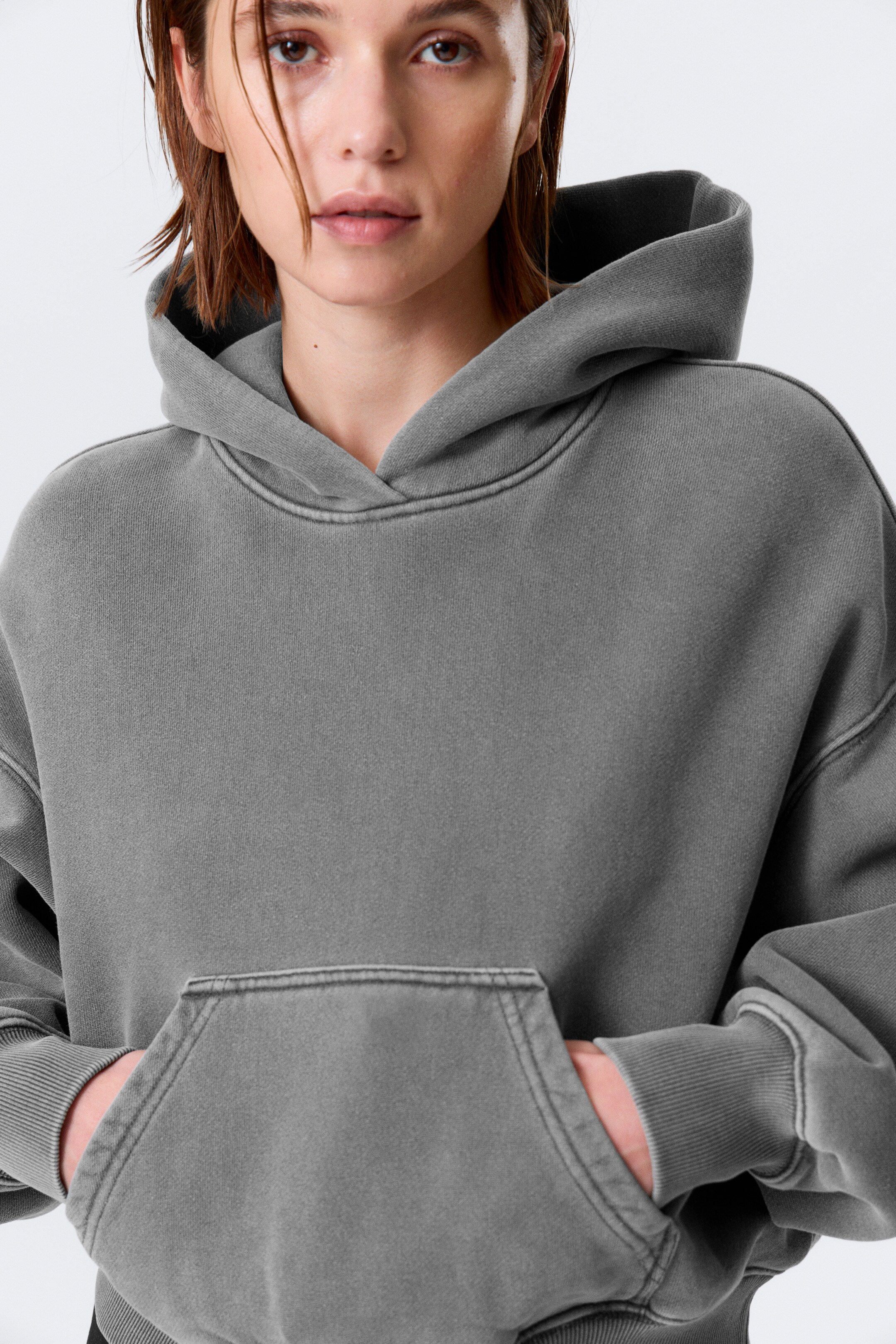 Ingrandisci l'immagine: Boxy Cotton Fleece Hoodie - Washed Dark Grey - DONNA | H&M CH 4