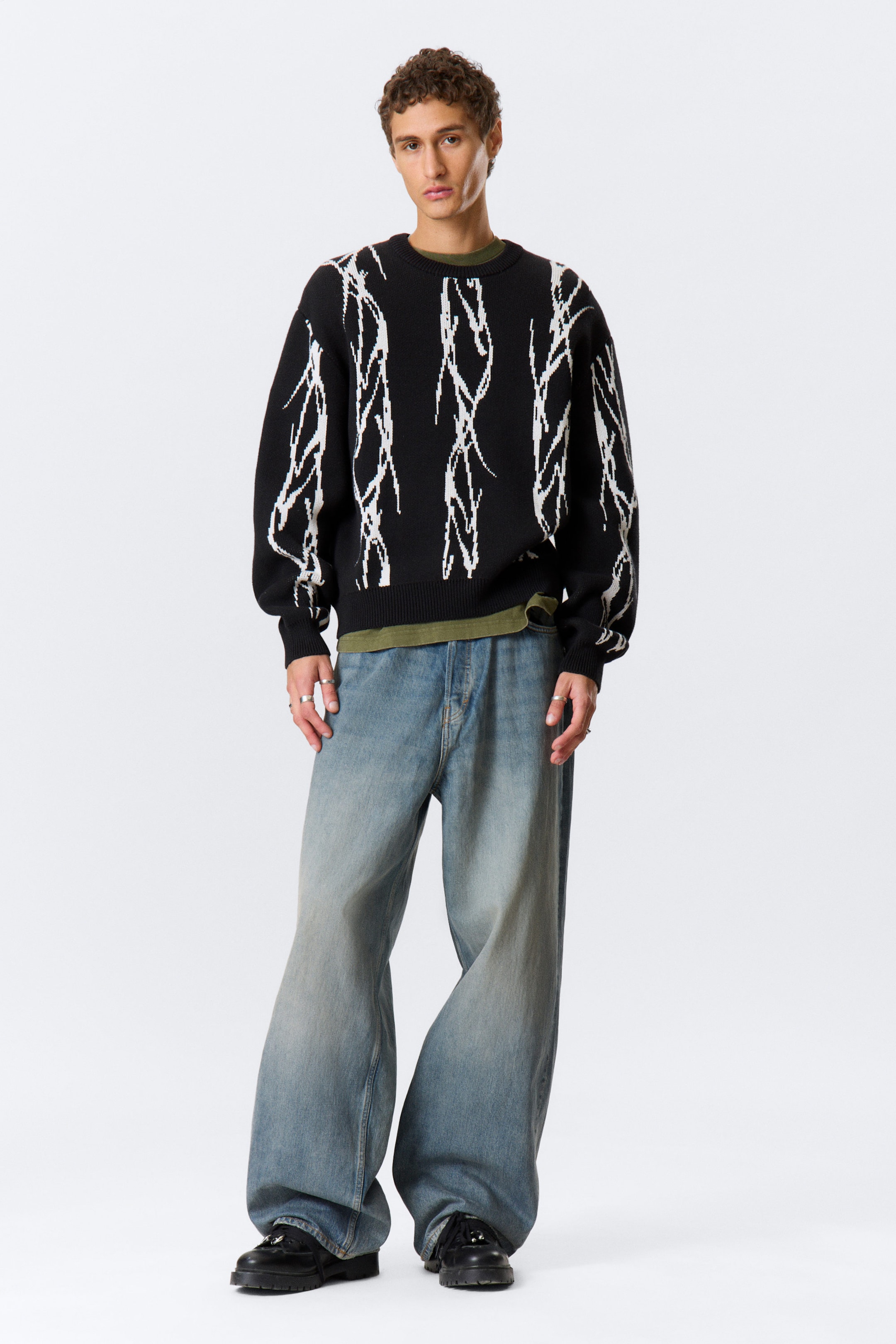 Black - Iced Veins - Regular Jacquard Knitted Graphic Sweater - 2