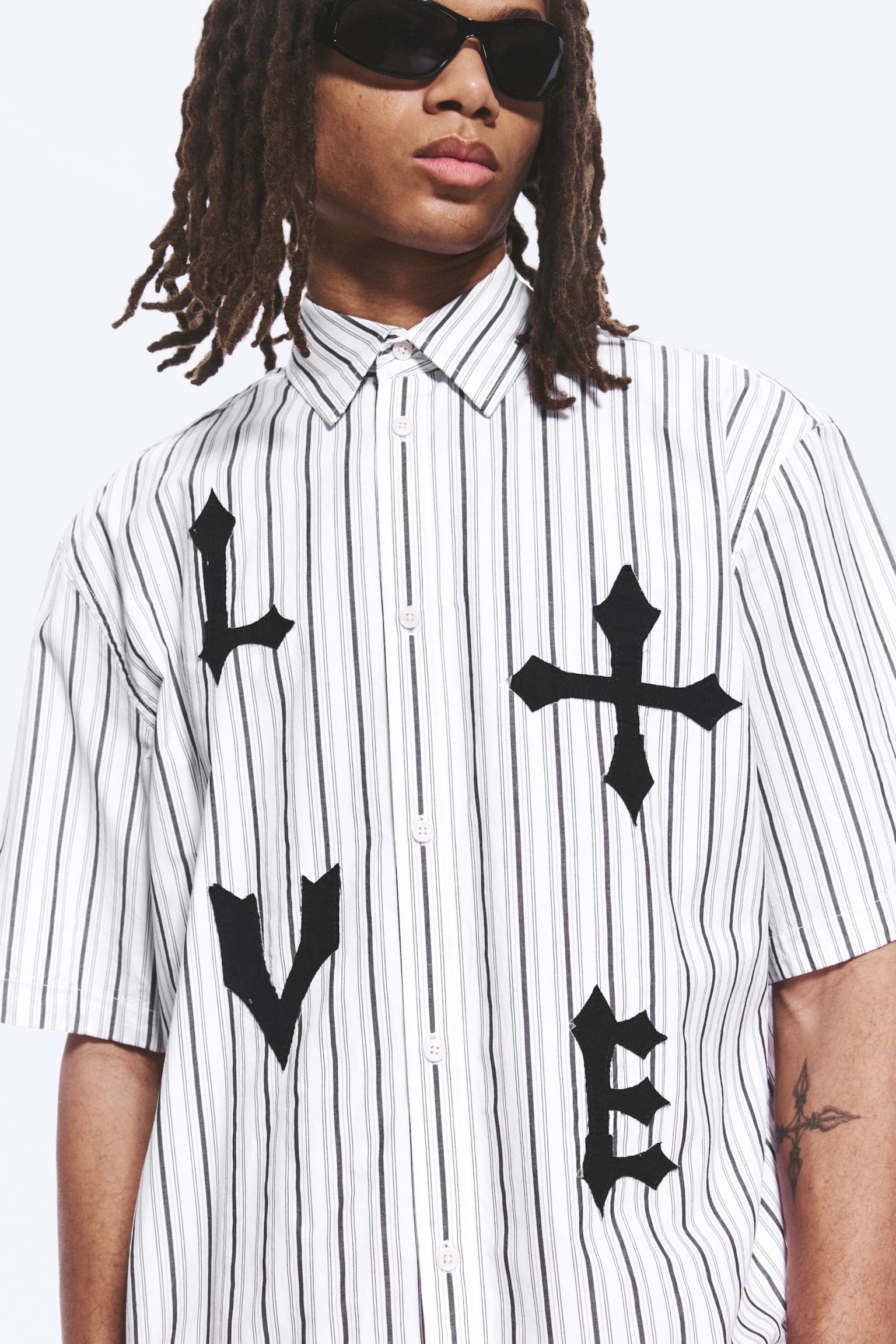 Boxy Short-Sleeved Graphic Shirt - White & Black Stripes/Checked Green - Spyder - 5