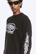 Schwarz - Lässiges Longsleeve mit Grafikdruck - 2