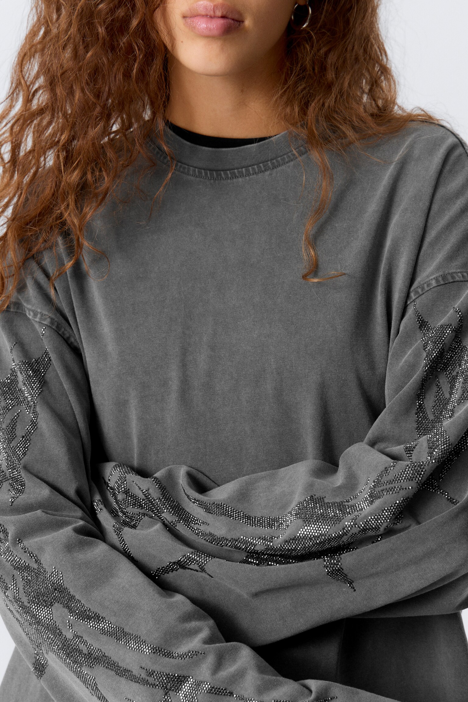 Oversized Long-Sleeved Rhinestone T-shirt - Dark Grey - 3