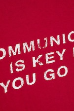 Rot - "Communication" - Boxy T-Shirt mit Print und kurzen Ärmeln - 1