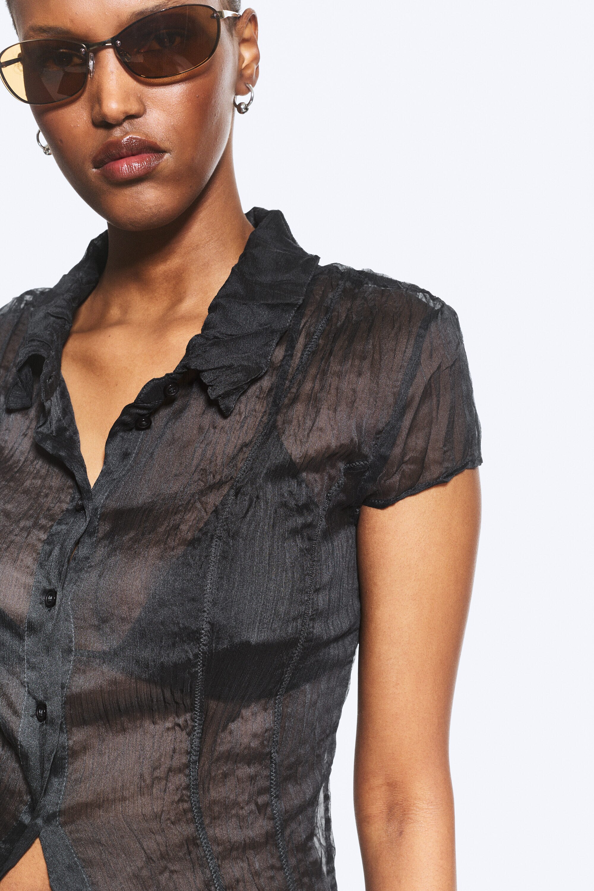 short-sleeved crinkle shirt - Dark Grey | Weekday WW