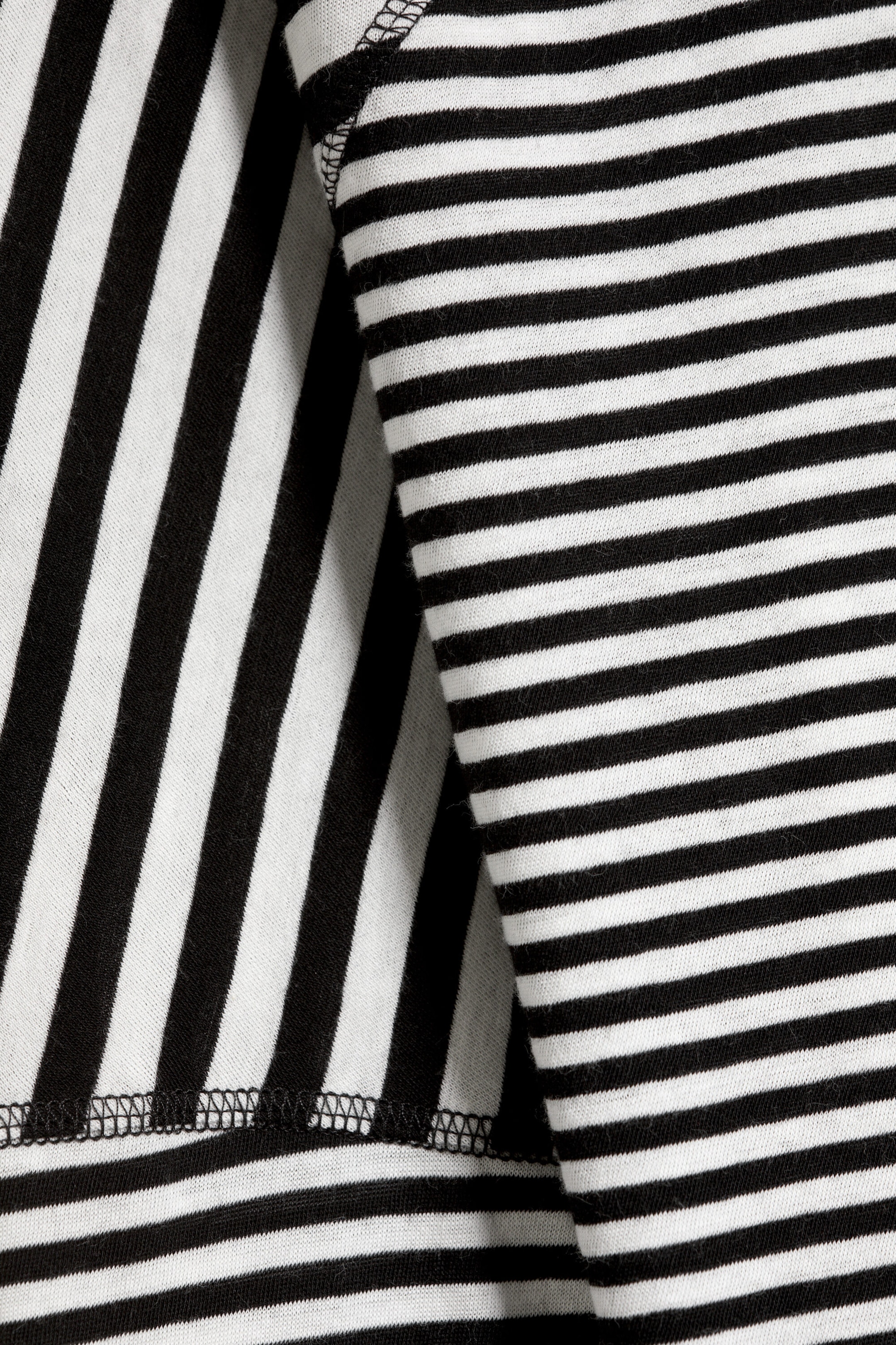 Schwarze & weiße Streifen - Longsleeve mit Fledermausärmeln - 2