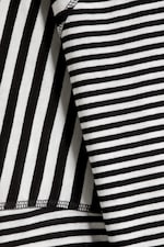 Schwarze & weiße Streifen - Longsleeve mit Fledermausärmeln - 1