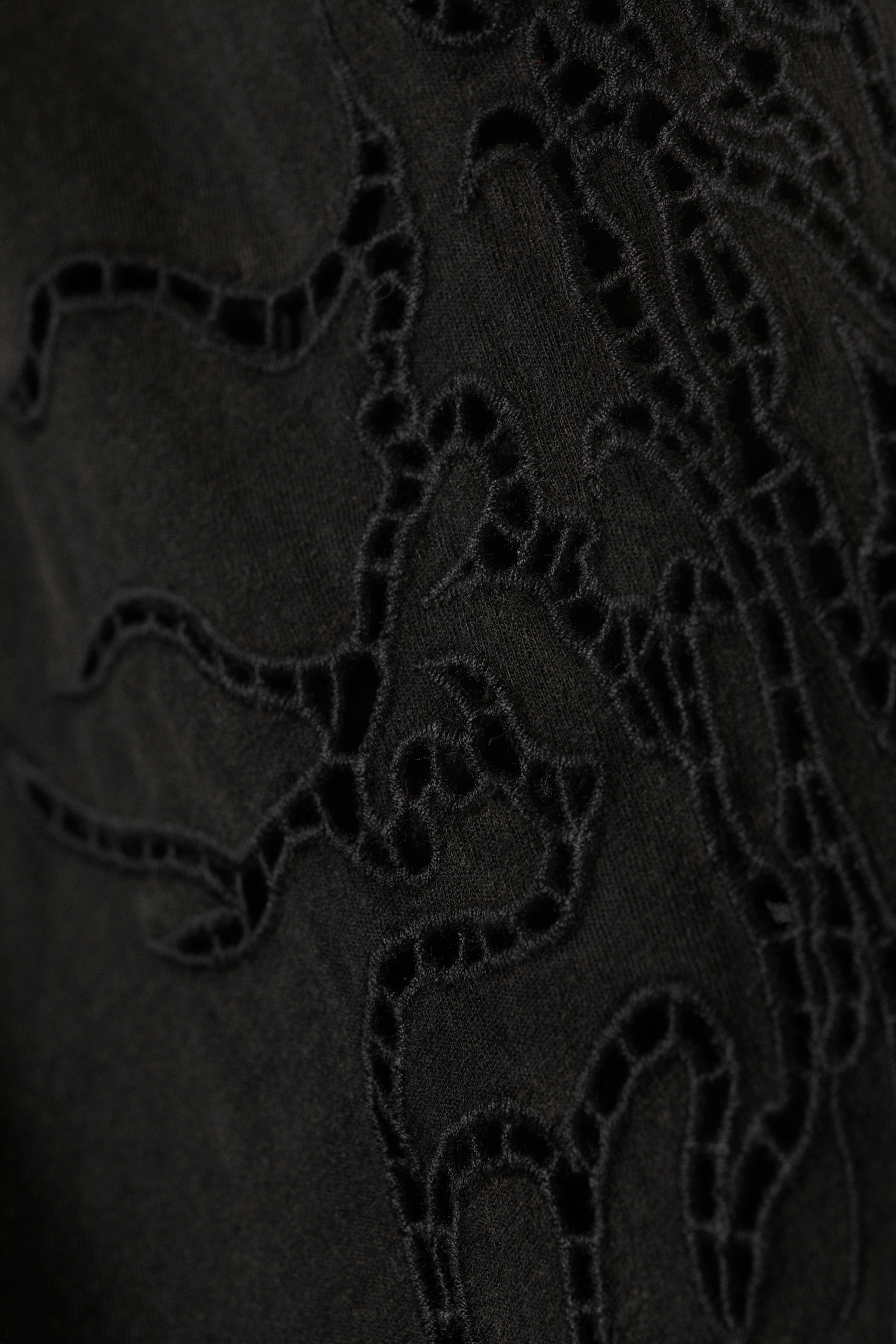 Shorts loose in cotone con ricamo a punto inglese - Nero lavato - 3