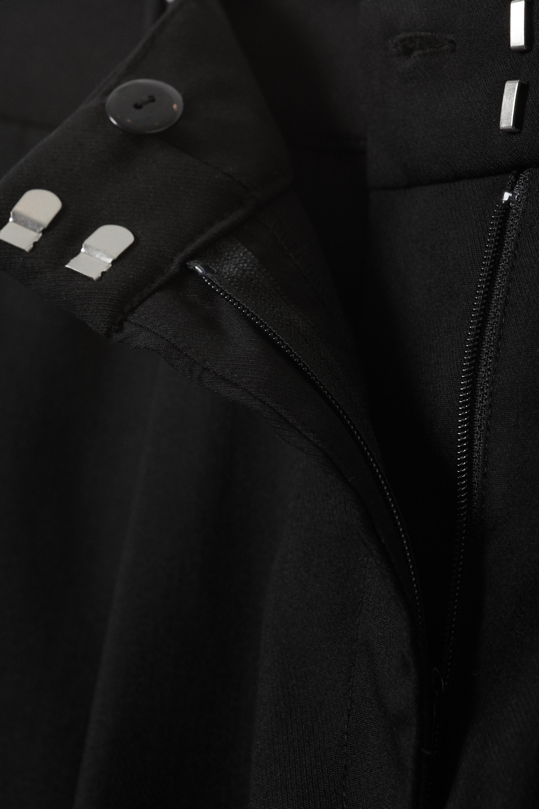 Black - Low Waist Wide Suiting Trousers - 6