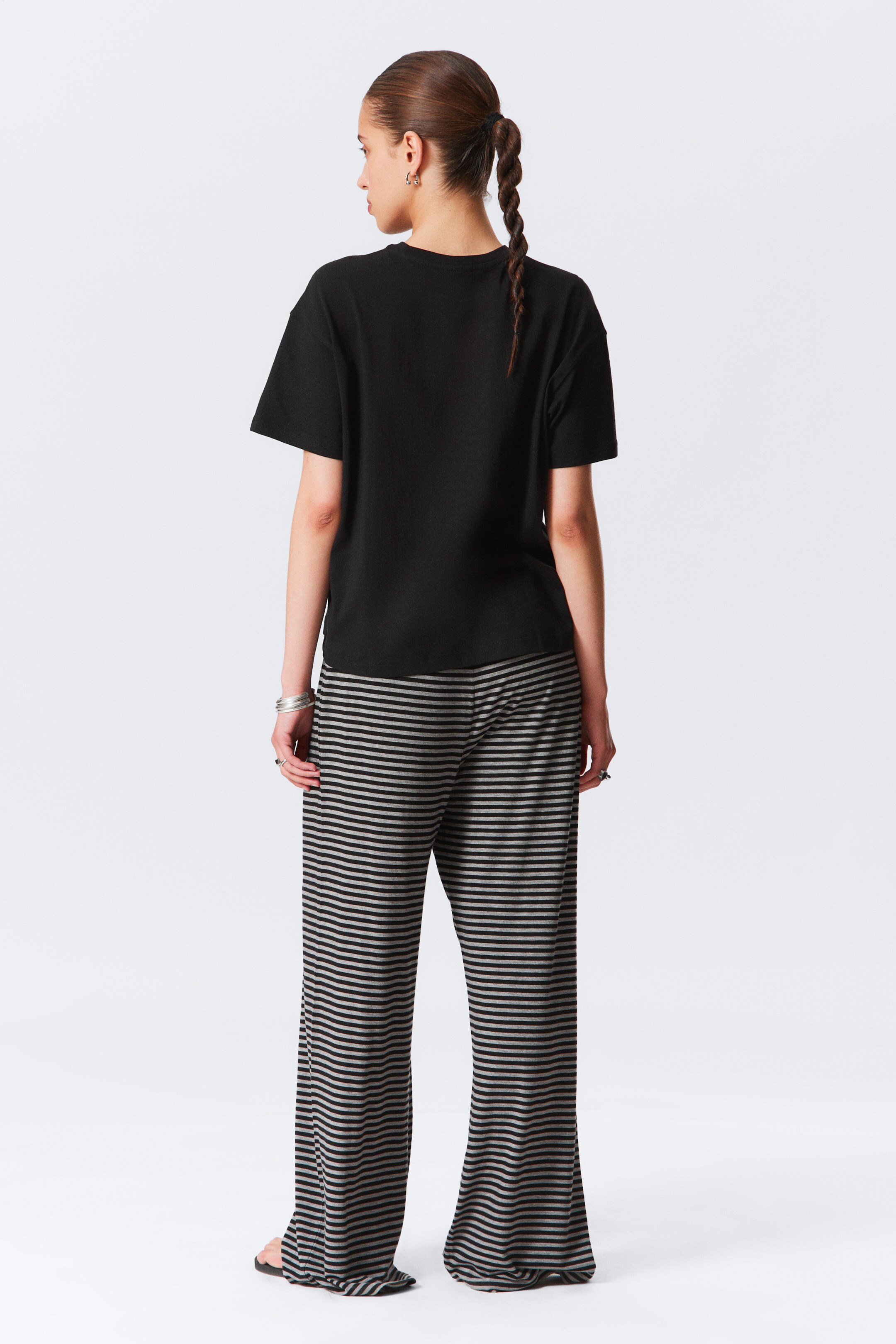 Nagyobb kép megtekintése: Relaxed Boxy Cotton T-shirt - Fekete - NŐI | H&M HU 3