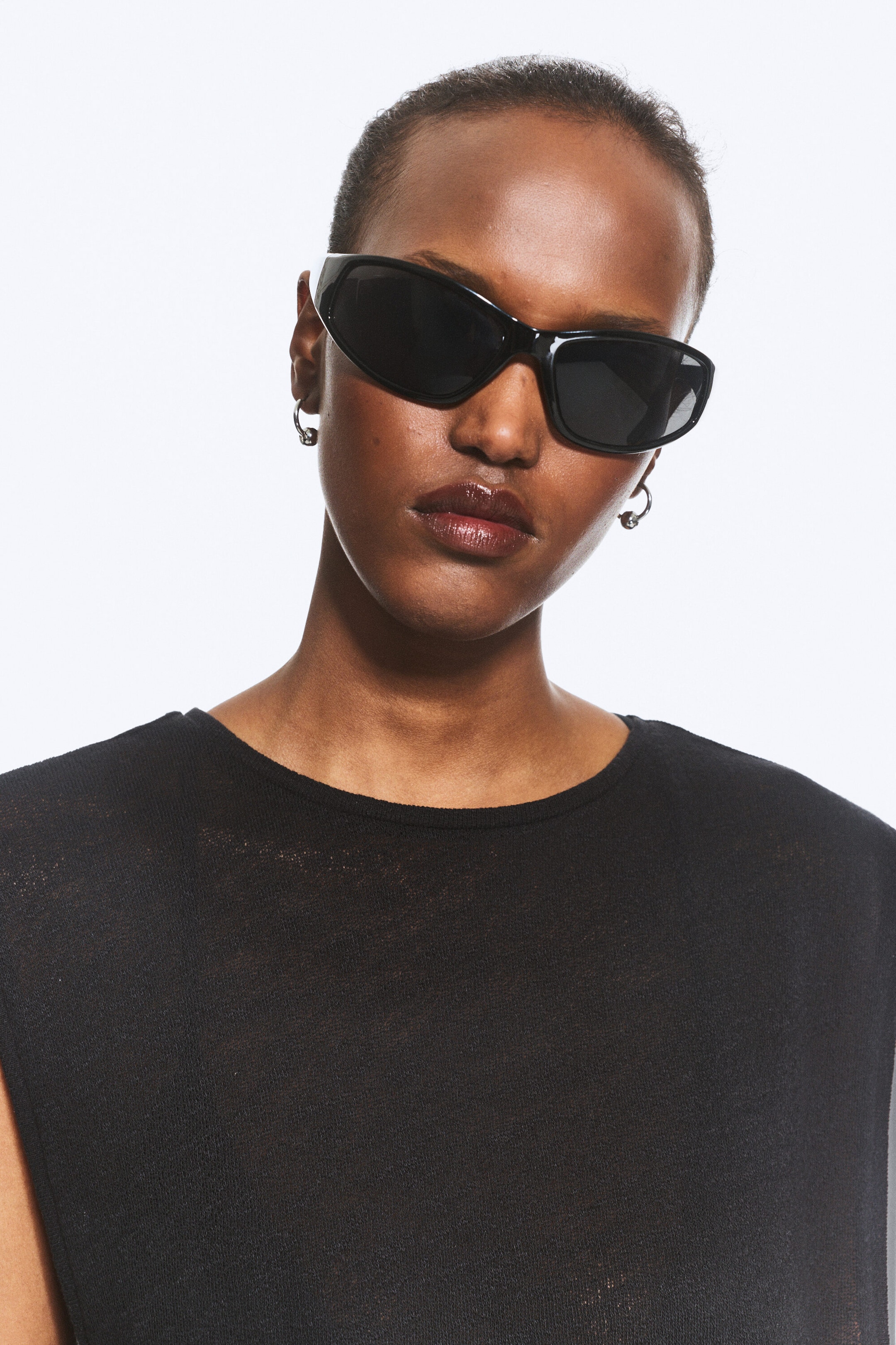 Schwarz - Schwarze Gläser - Wrap-Around-Sonnenbrille - 1