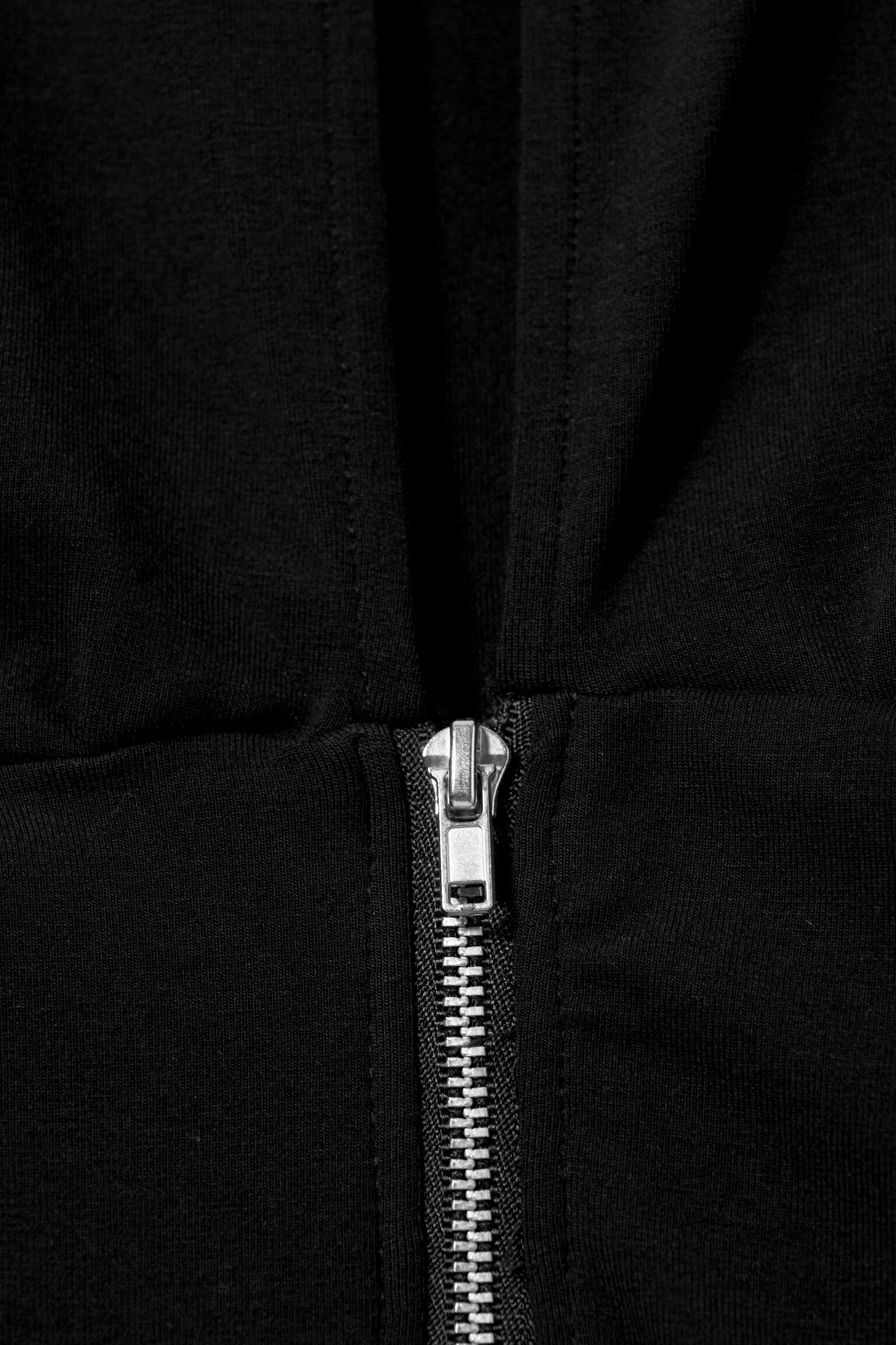 Slim Long-Sleeved Zip Top - Black - 3
