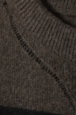 Braun & schwarz gestreift - Gestreifter Strickpullover im Used-Look - 4