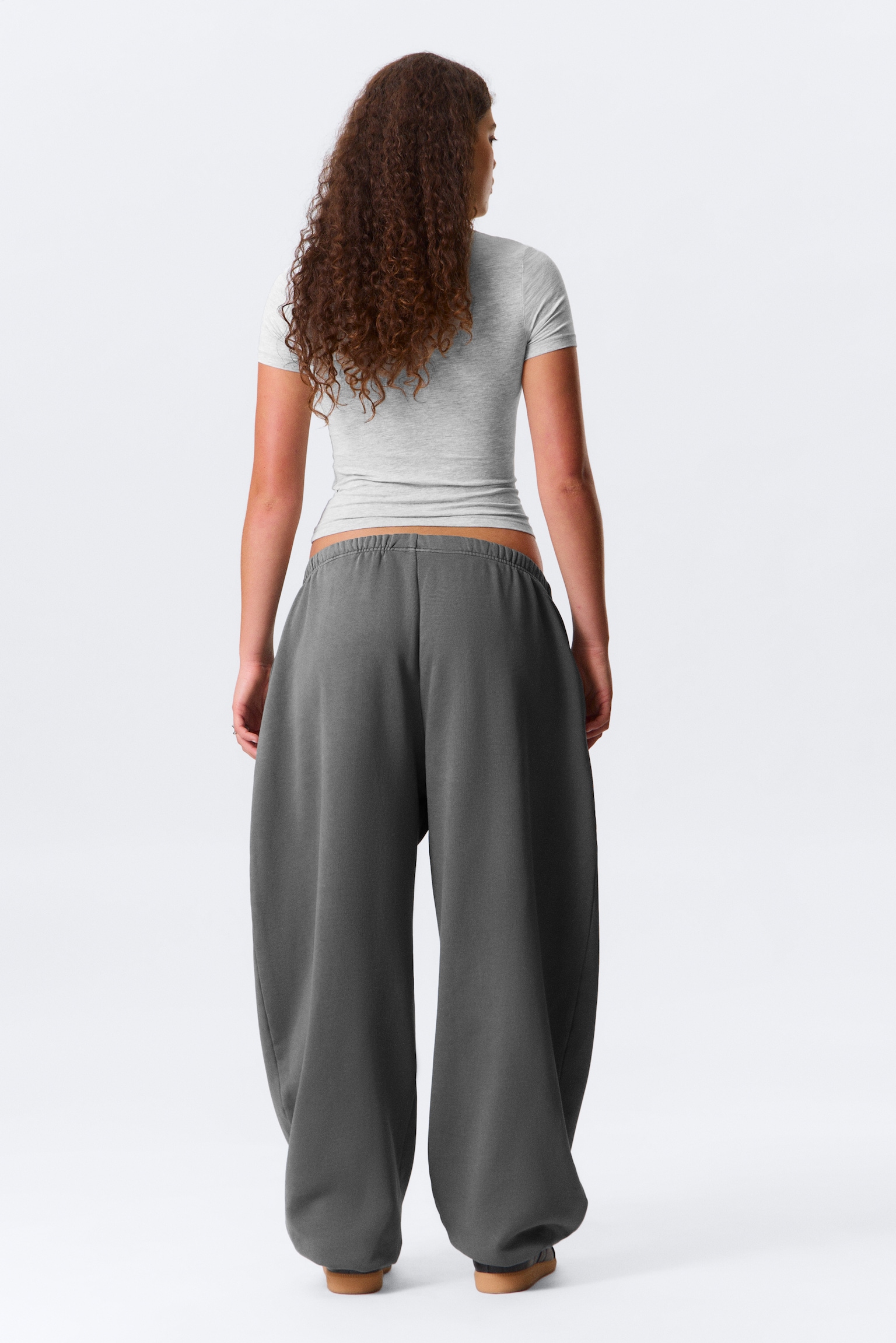 Lockere Sweatpants aus schwerem Baumwollfleece - Verwaschenes Schwarz - 4