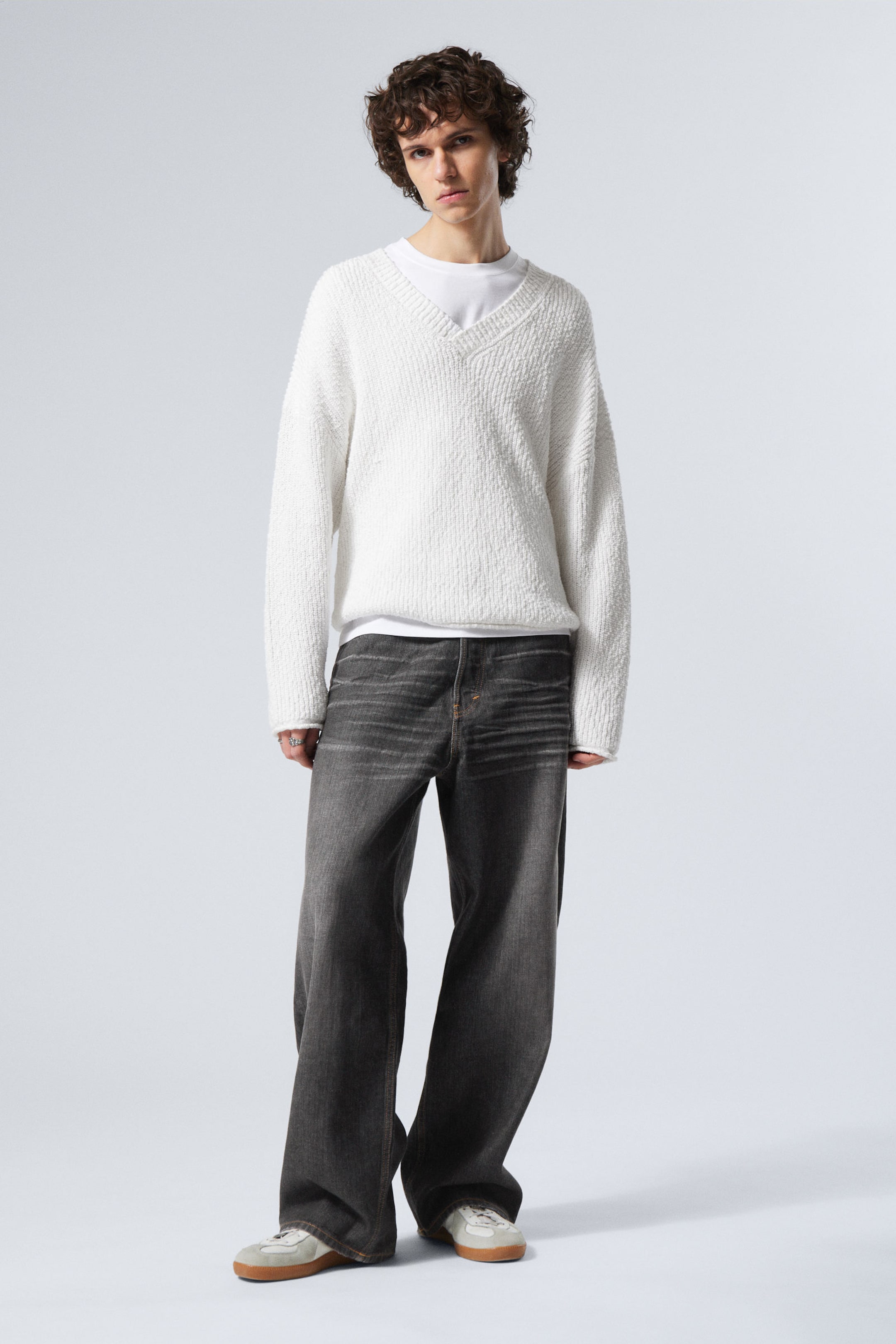 #F4F3E9 - Boxy Knitted V-neck Sweater - 2