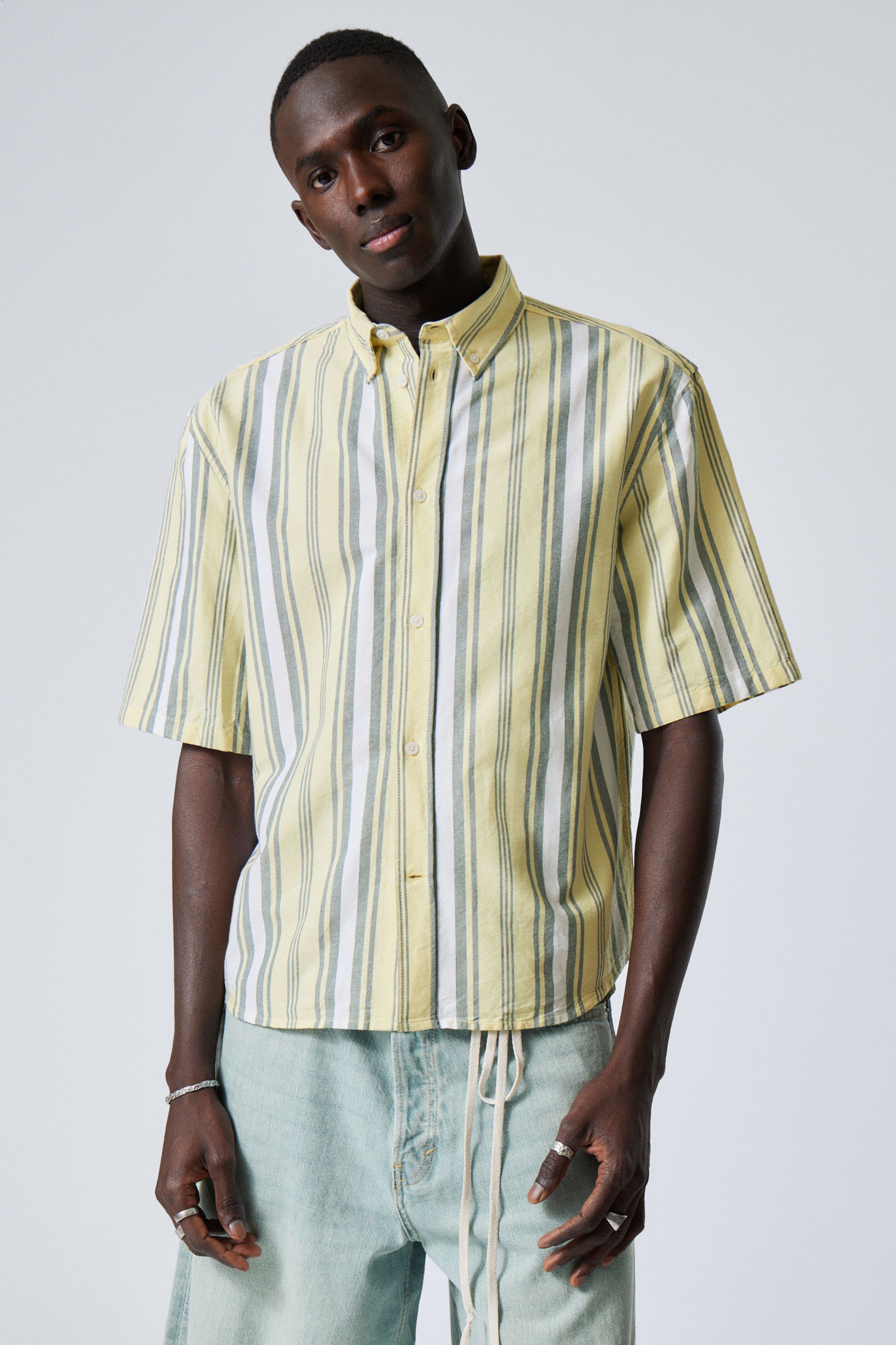 #E5D88E - Loose Fit Short-Sleeved Button-down Shirt - 1