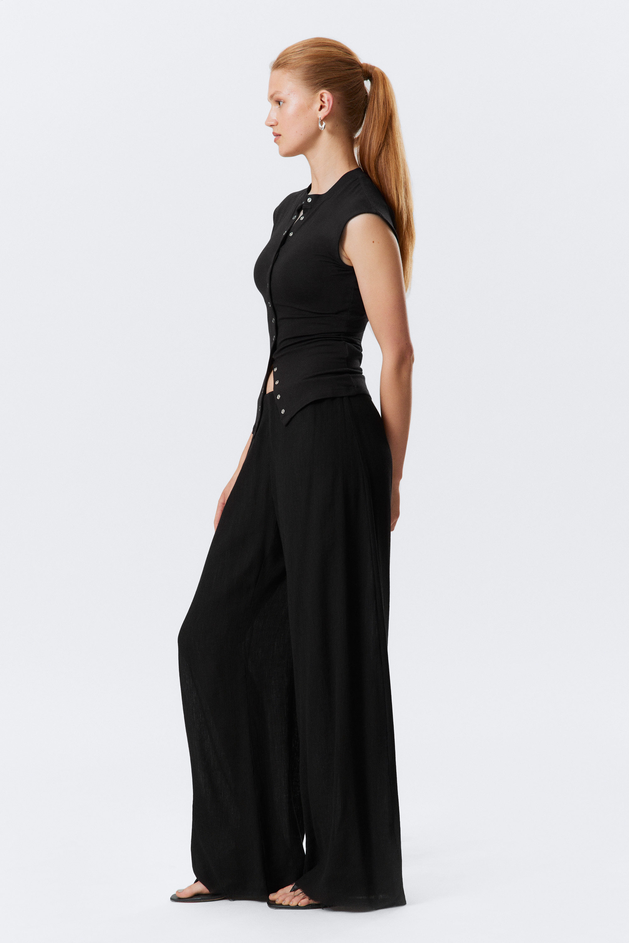 Black - Crinkled Low-Rise Wide-Leg Trousers - 2