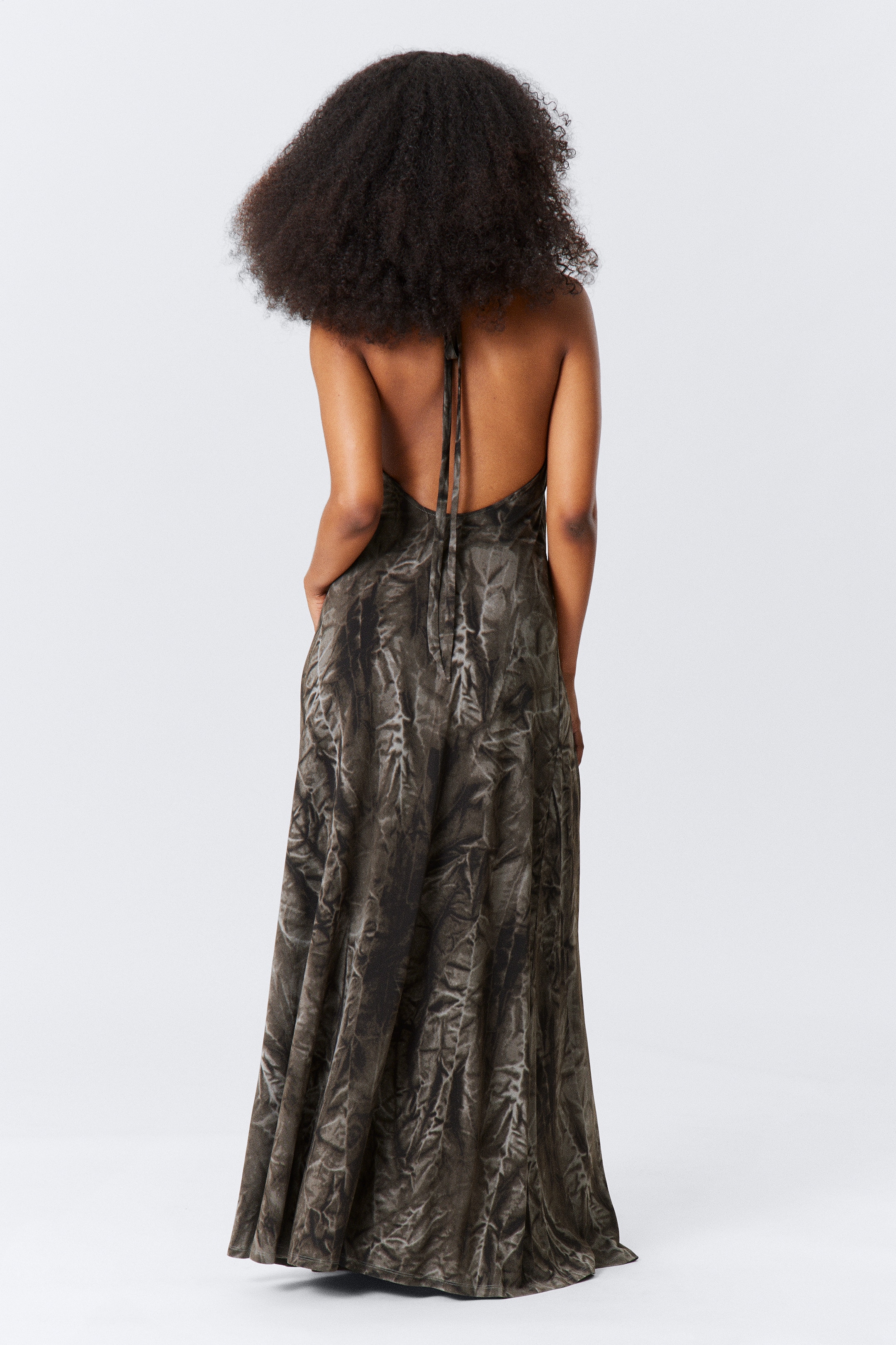 Grösseres Bild ansehen: Ärmelloses Neckholder-Maxikleid - Dunkelgrau - Knitter-Print - DAMEN | H&M CH 3
