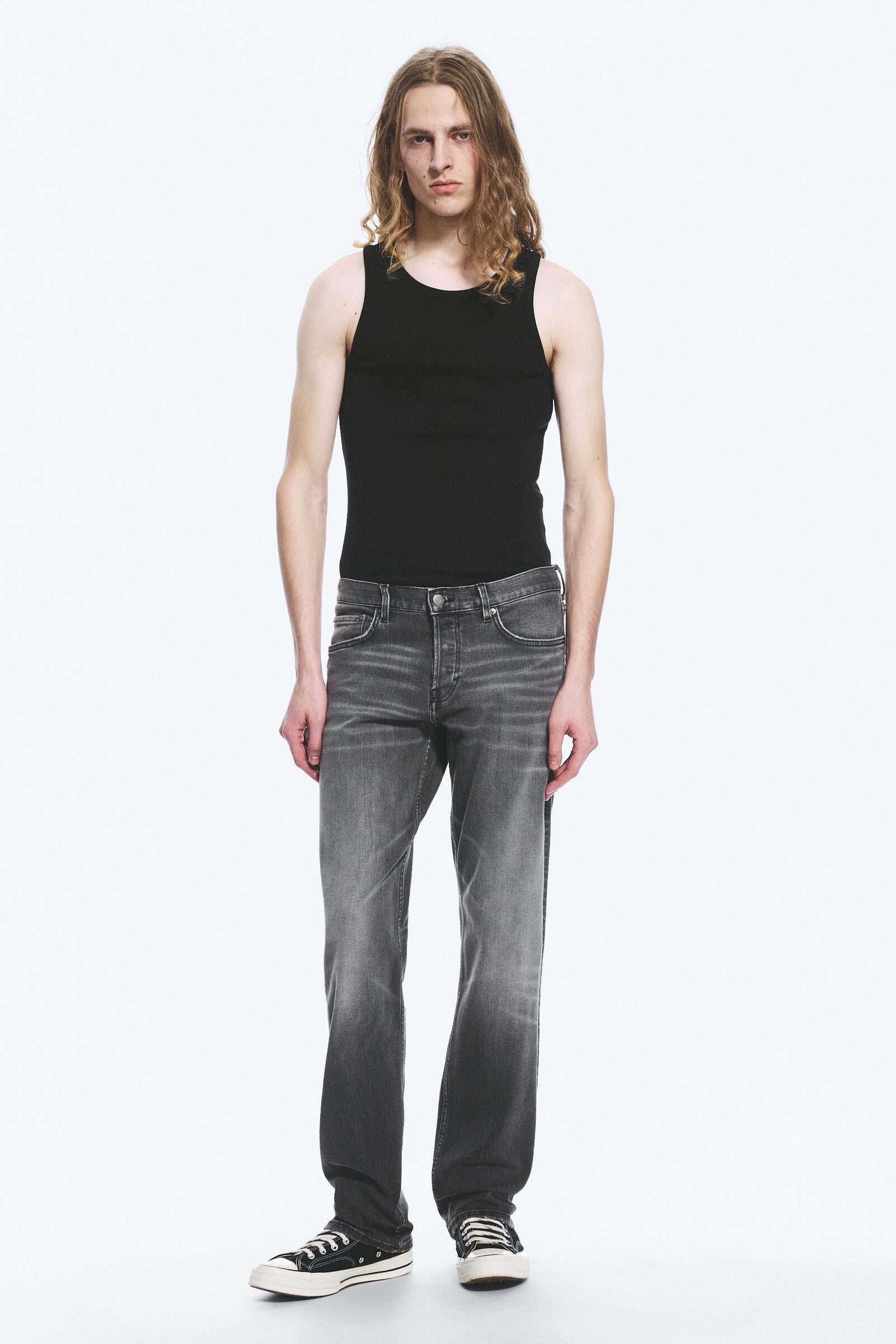 Low Rise Slim Sttraight Leg Jeans