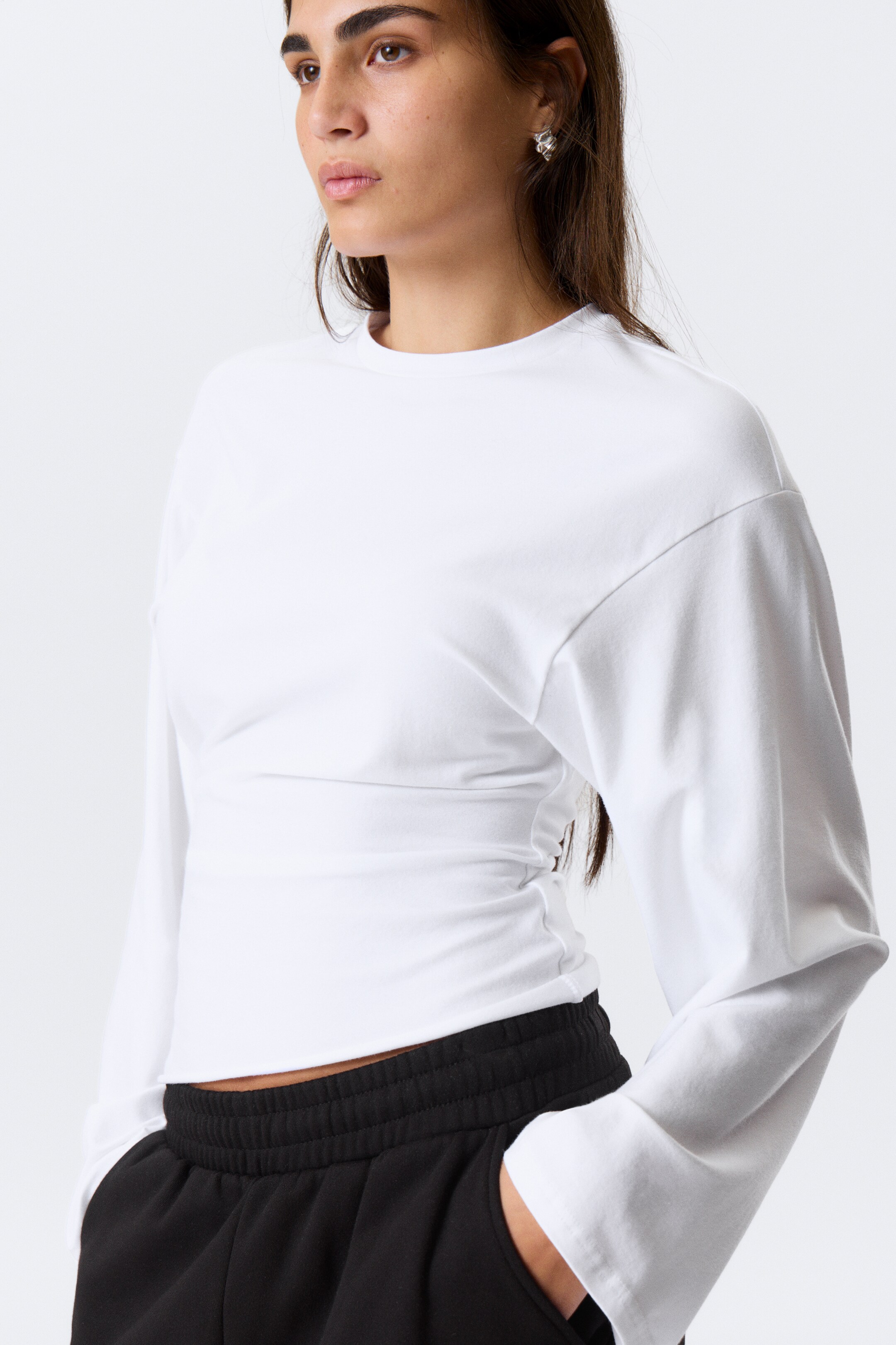Näytä suurempi kuva: Pitkähihainen ryppyinen T-paita - White - NAISET | H&M FI 3
