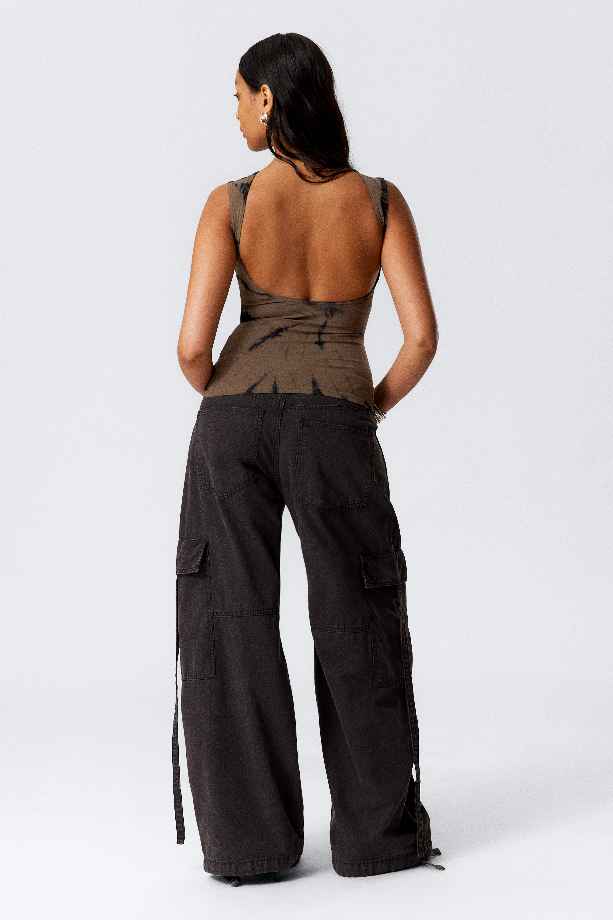 Graubraunes Batikmuster - Tanktop mit offenem Rücken und U-Boot-Ausschnitt - 3