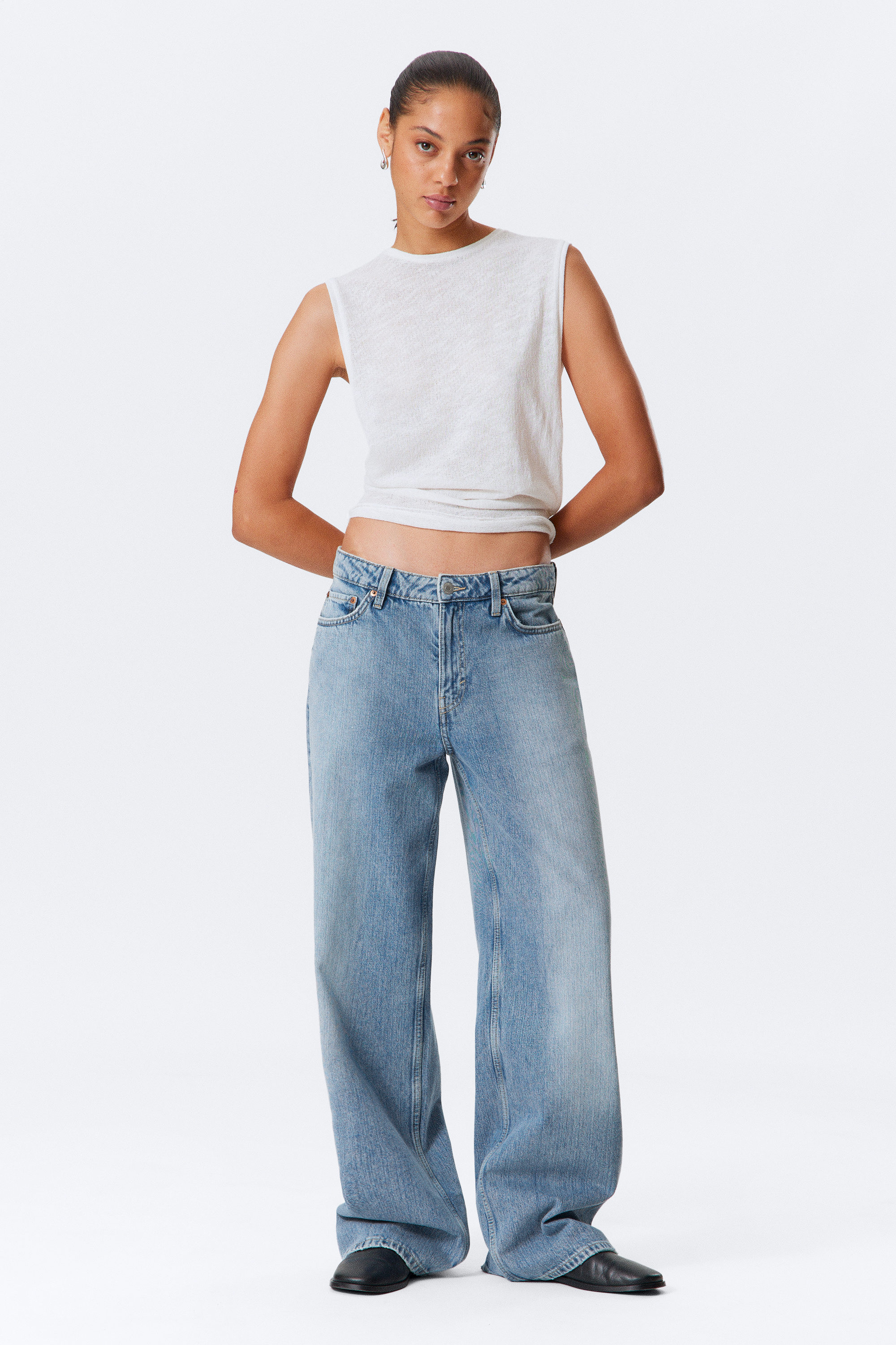 Blue Fade - Medium Blue - Area Mid Rise Loose Wide Leg Jeans - 1