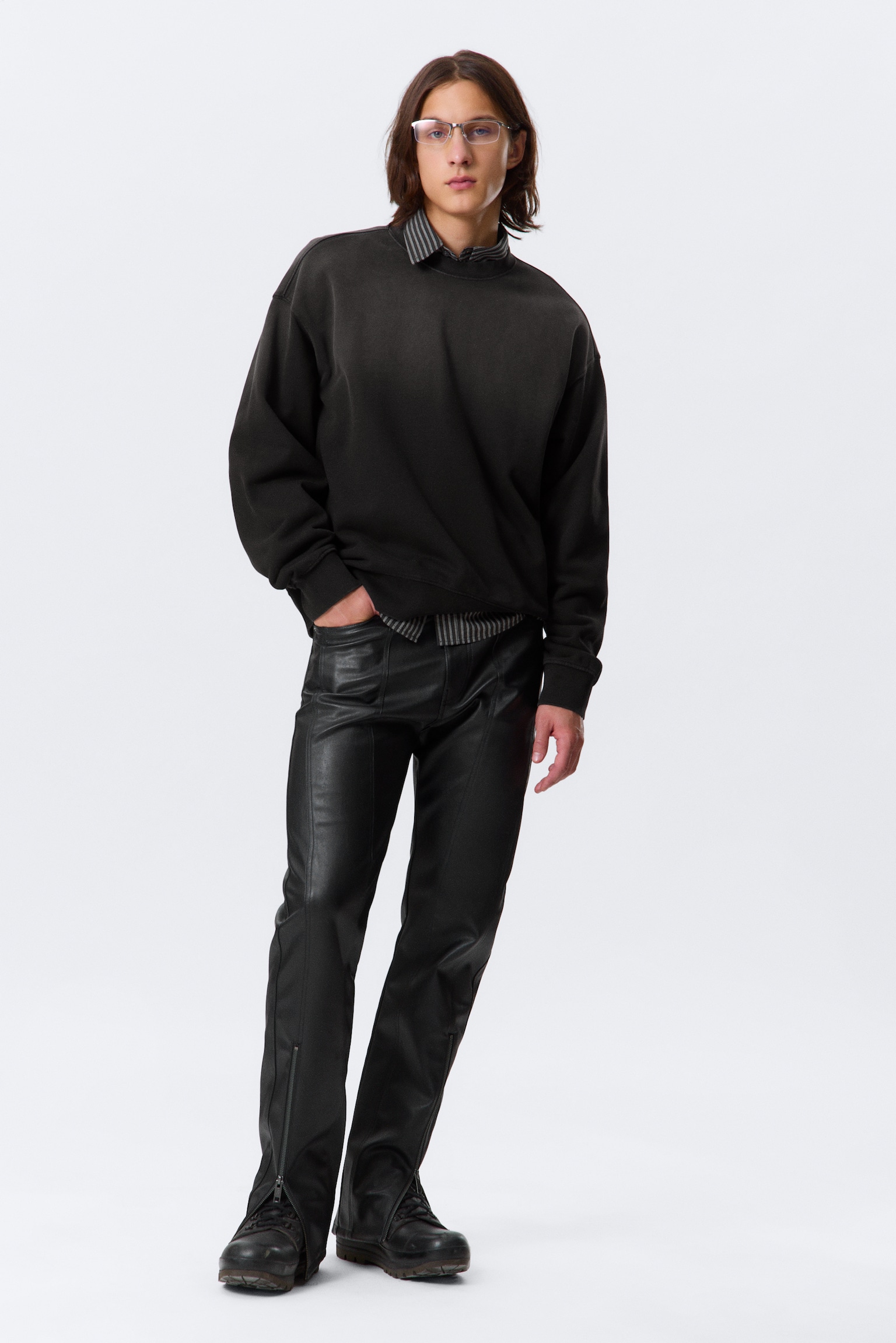 Boxy Distressed Sweatshirt - Faded Black/Dark Green - 5