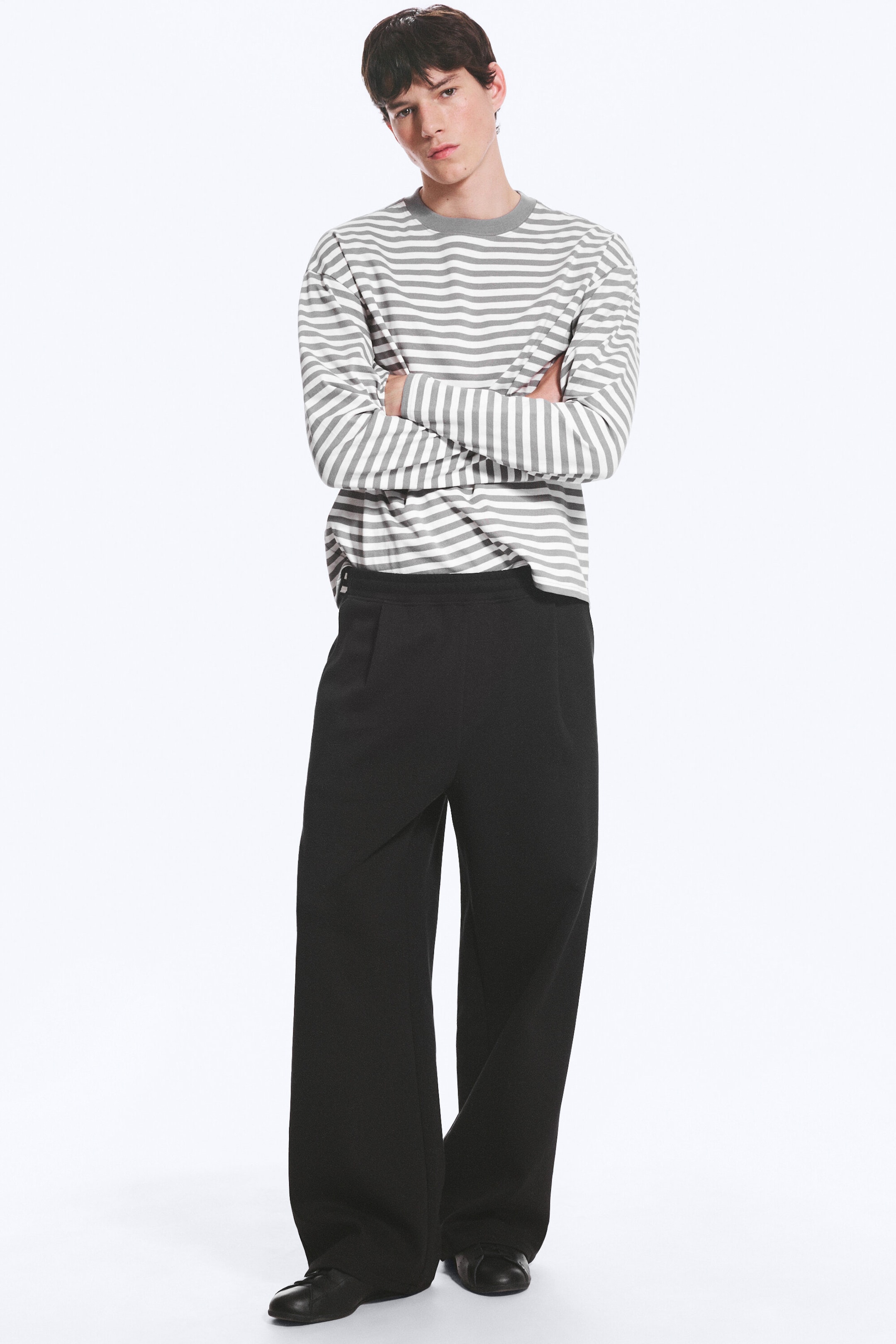 Svart - Plisserade joggers - 1