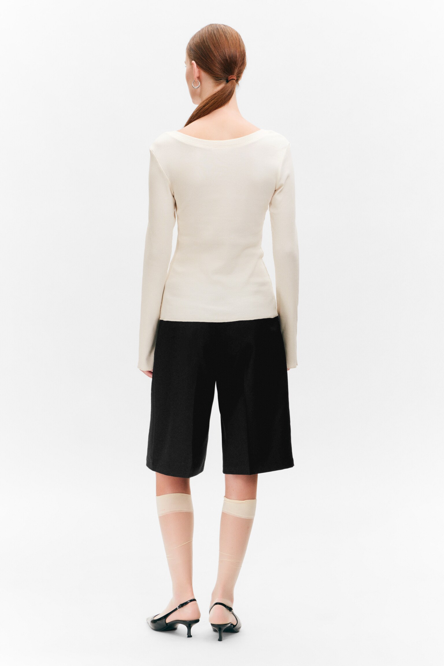 Långärmad figurnära V-ringad topp - Vit/Brun - 5