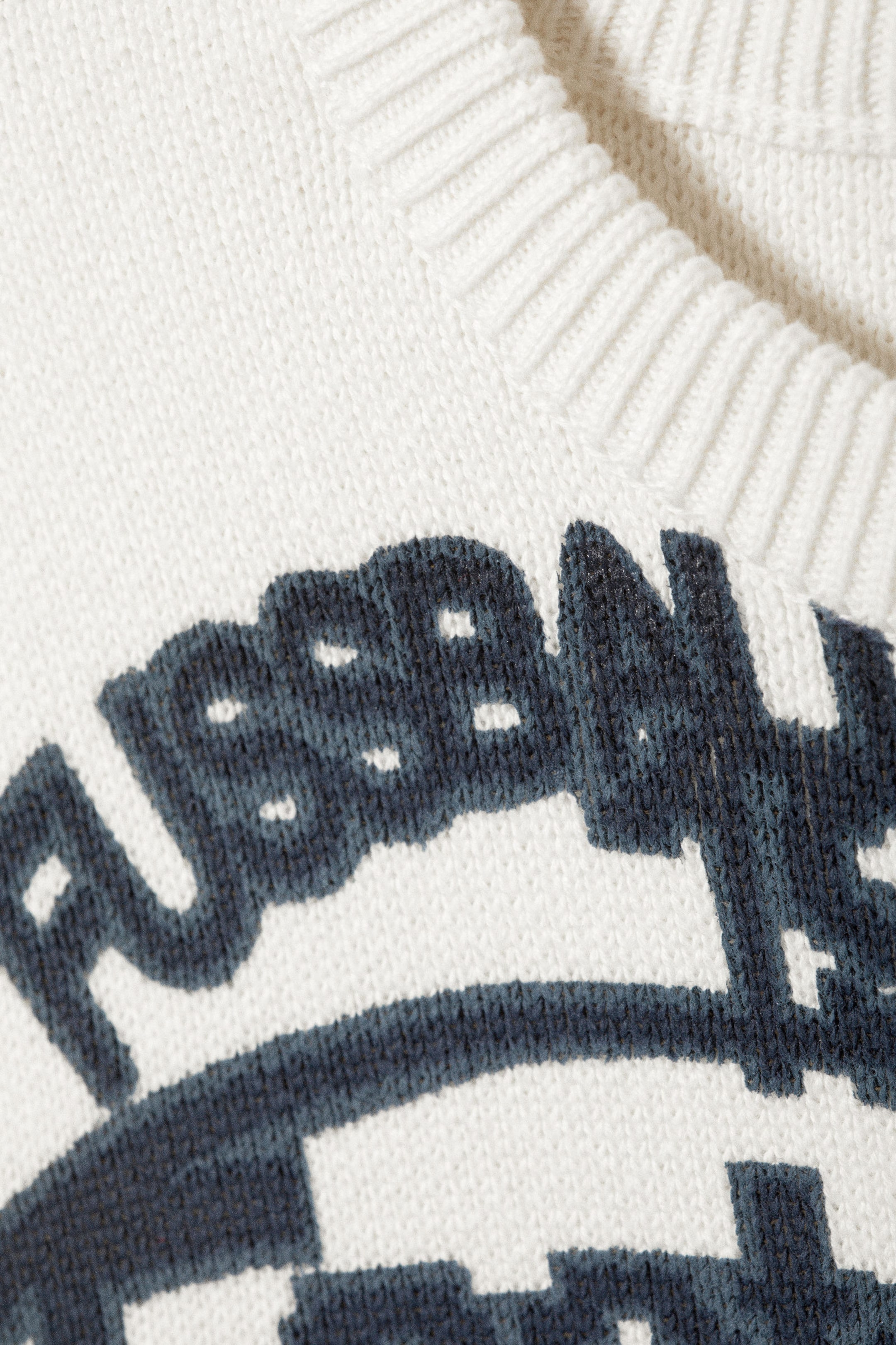 White - Fantazy Fussball Club - Jacquardstickad Grafisk Tröja - 2
