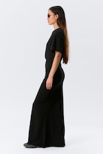 Zwart - Geplooide maxi-jurk met korte mouwen - 1