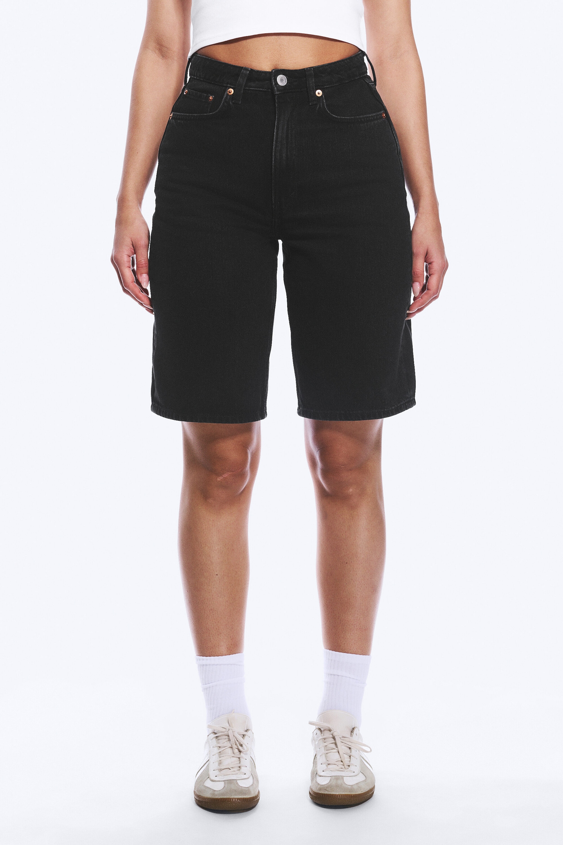 Tuned Black - Svart - Curve High Waisted Wide Leg Denim Shorts - 1