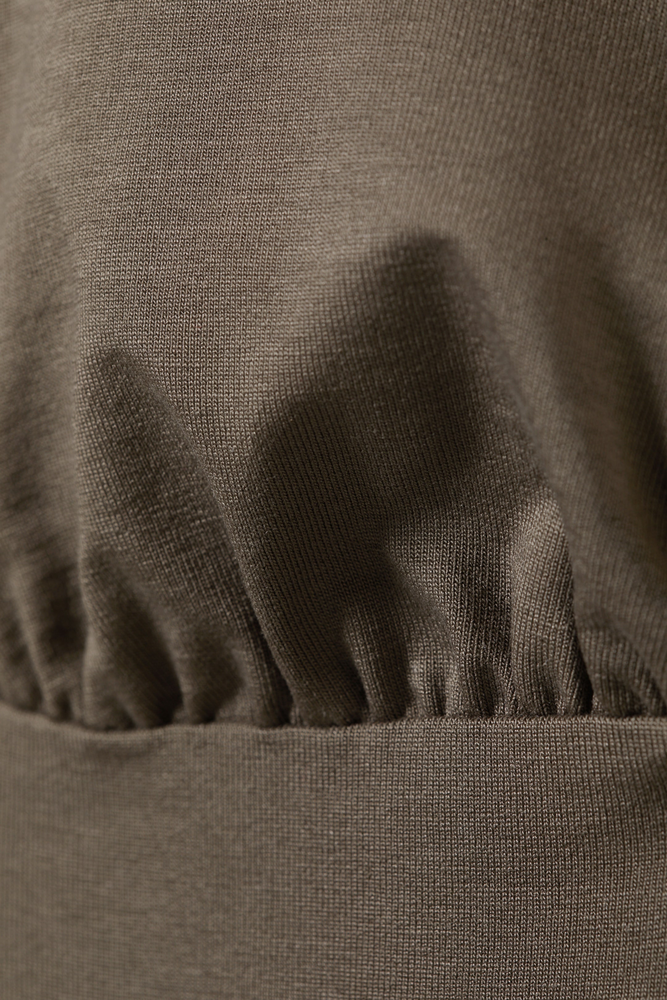 Grösseres Bild ansehen: Ärmelloses Neckholder-Minikleid - Dunkles Graubraun - DAMEN | H&M CH 5