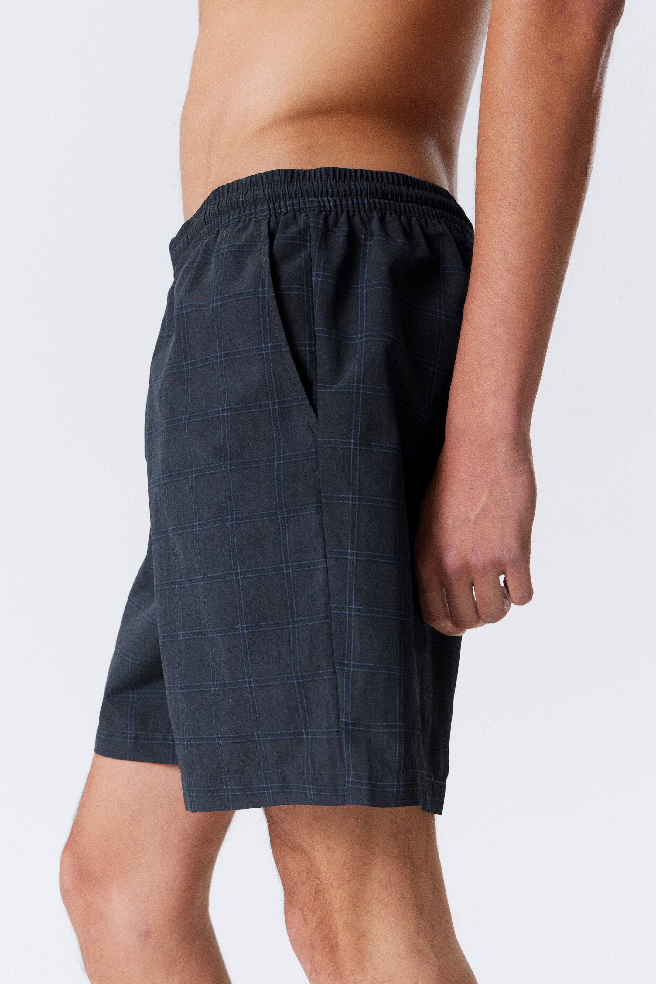 Zobrazit větší obrázek: Checked Nylon Swim Shorts - Dark Blue Check - MUŽI | H&M CZ 3