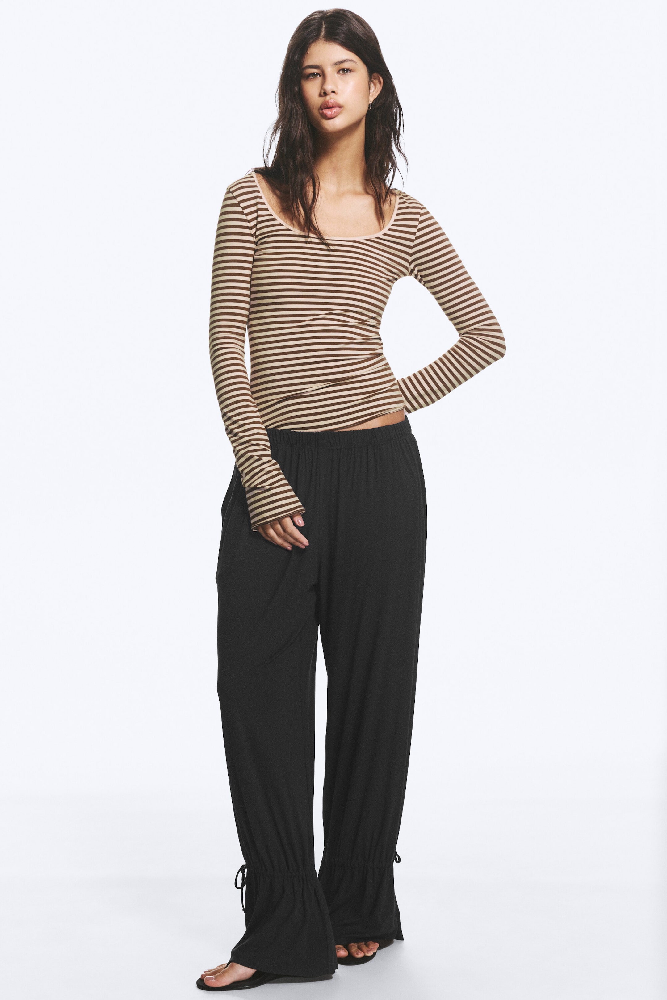 Light Pink/Brown Stripe - Long-Sleeved Slim Fit Scoop Neck Top - 2
