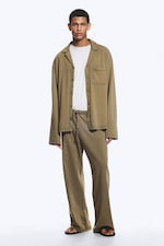 Staubiges Khakigrün - Baumwoll-Pyjamahemd - 1