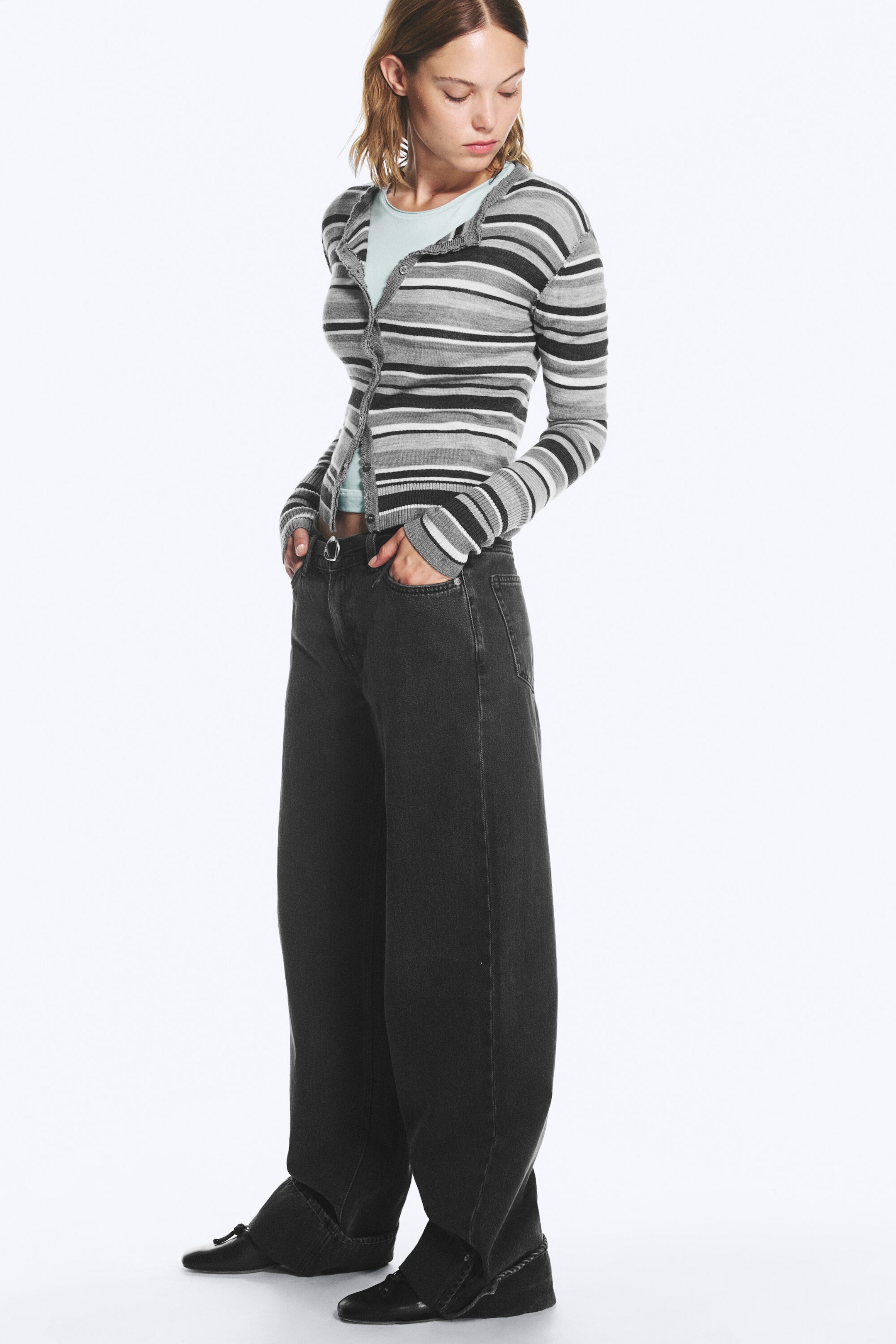 Elegie Black - Noir - Ample jean taille basse à jambe large avec revers - 2