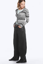 Elegie Black - Noir - Ample jean taille basse à jambe large avec revers - 2