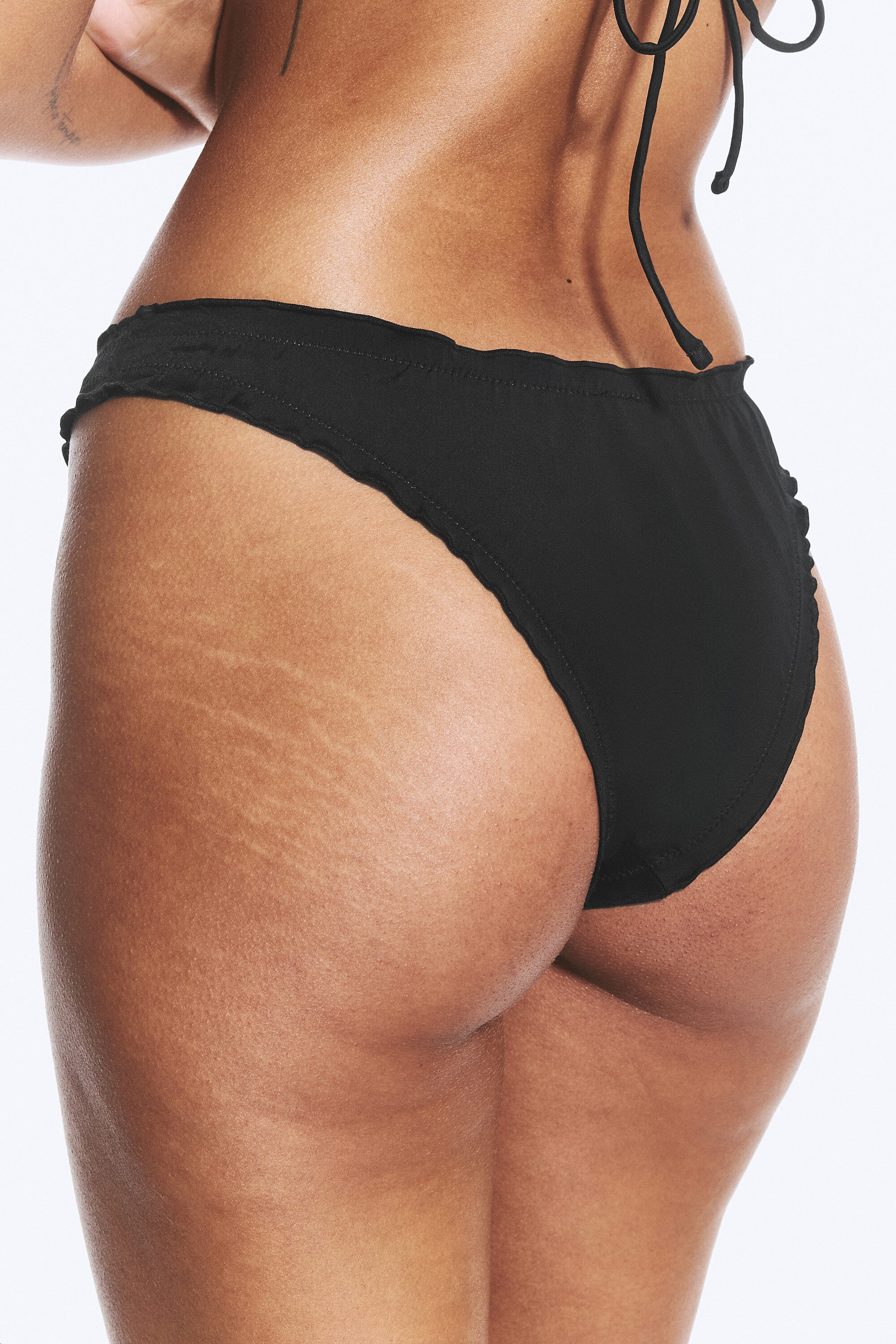 Svart - Bikiniunderdel med volanger - 2