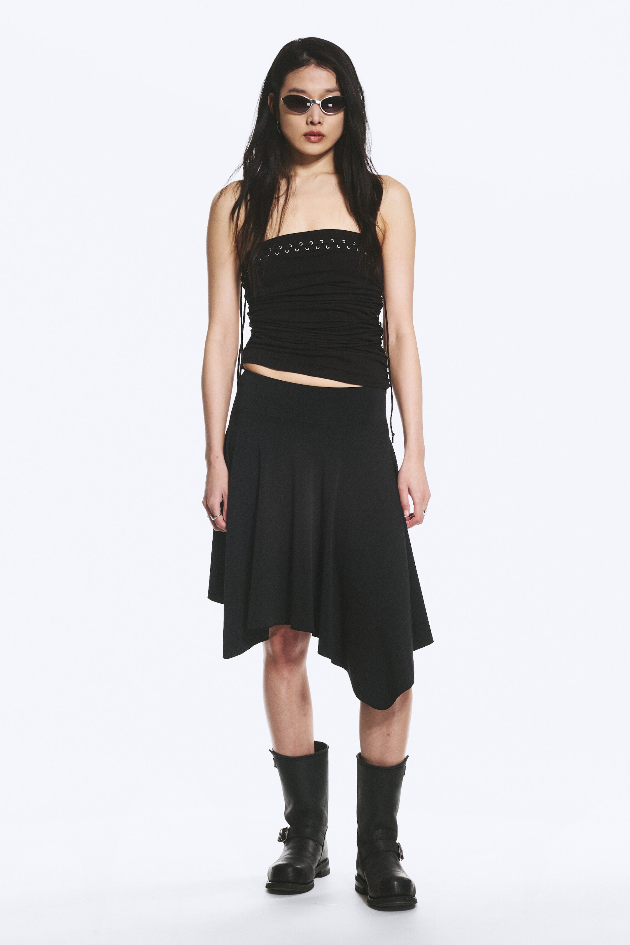 Svart - Mid waist asymmetrisk kjol i jersey - 1